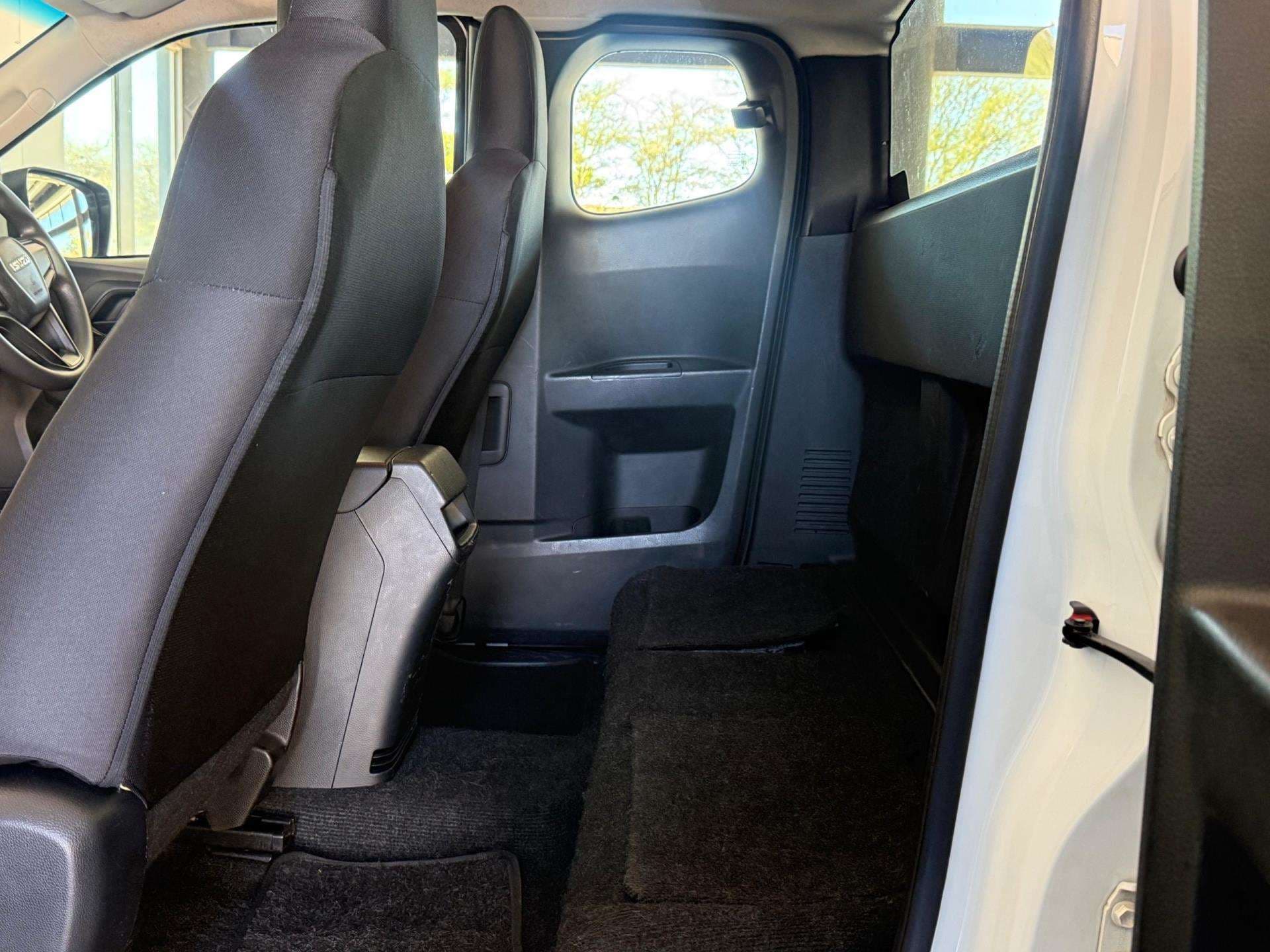 2023 Isuzu D-max, image 15 of 16
