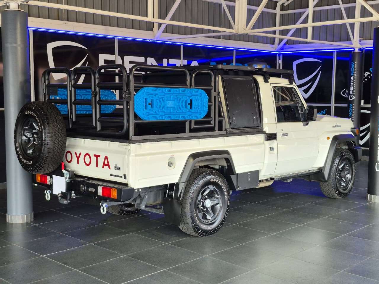 2025 Toyota Land Cruiser, image 6 of 16