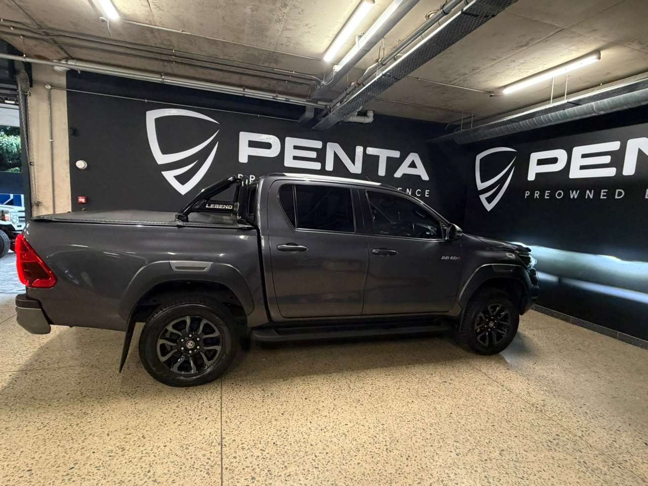 2023 Toyota Hilux, image 6 of 16