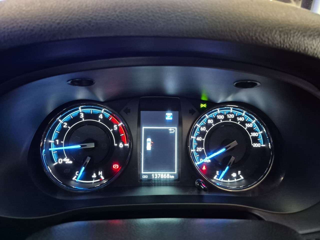 2025 Toyota Hilux, image 10 of 16