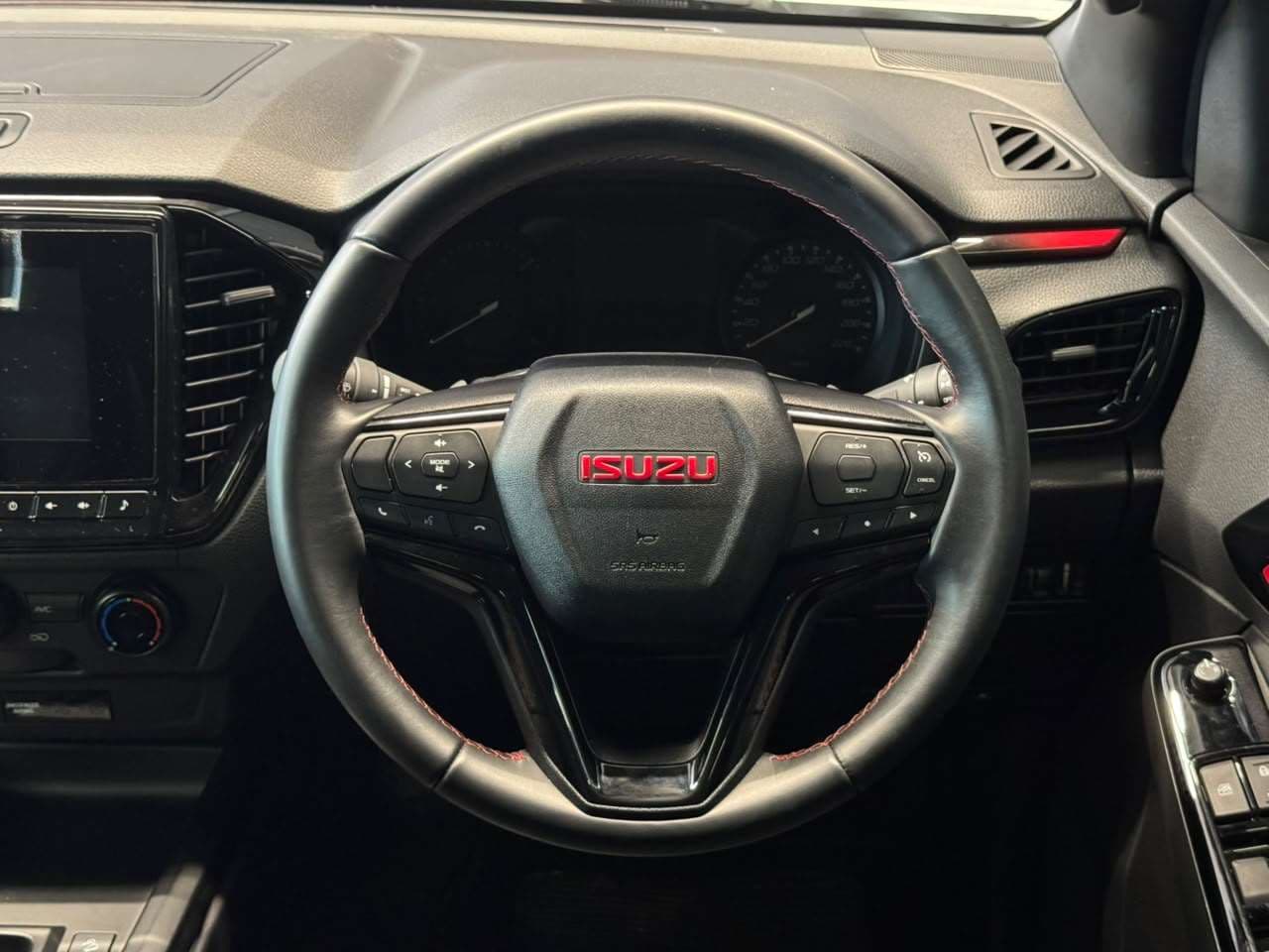 2025 Isuzu D-max 1.9 Ddi Hr X-rider A/t D/c, image 10 of 13