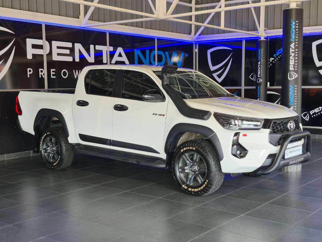 2025 Toyota Hilux, image 3 of 16
