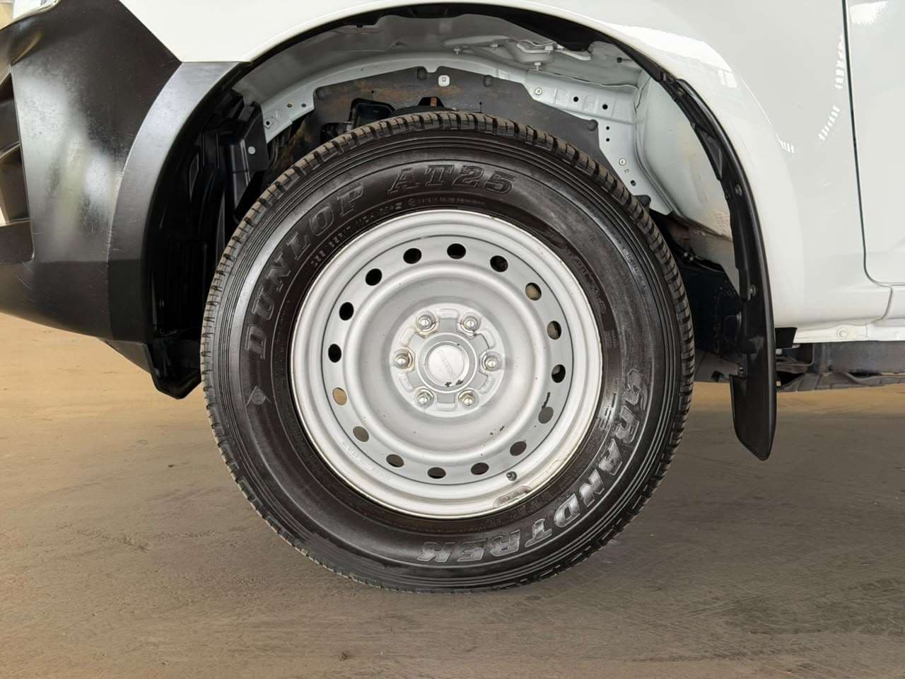 2024 Isuzu D-max, image 9 of 16