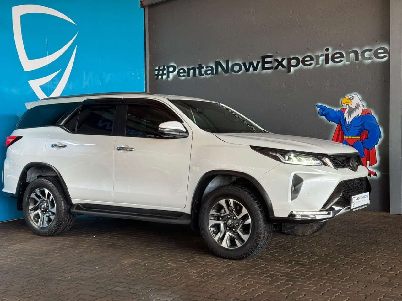 2023 Toyota Fortuner, image 1 of 16