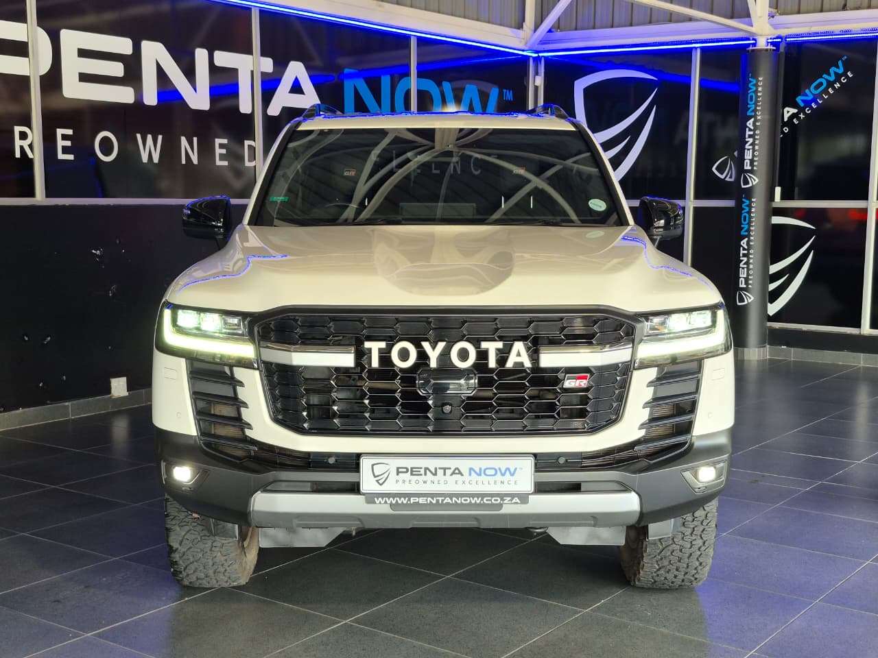 2022 Toyota Land Cruiser 300, image 3 of 16