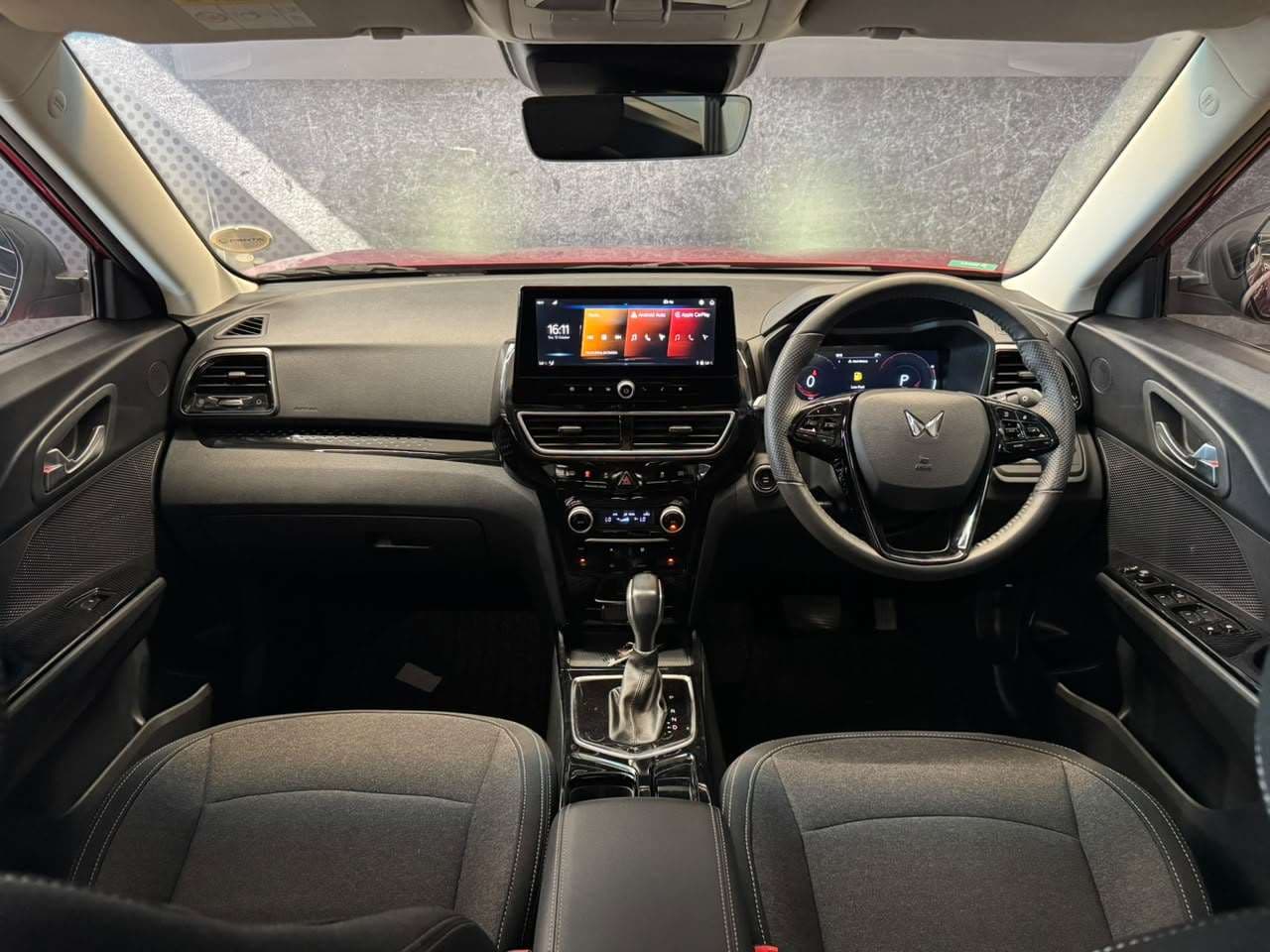 2024 Mahindra Xuv3xo, image 10 of 16