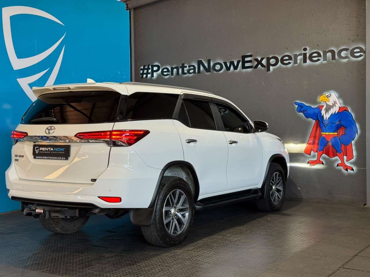 2020 Toyota Fortuner, image 4 of 16