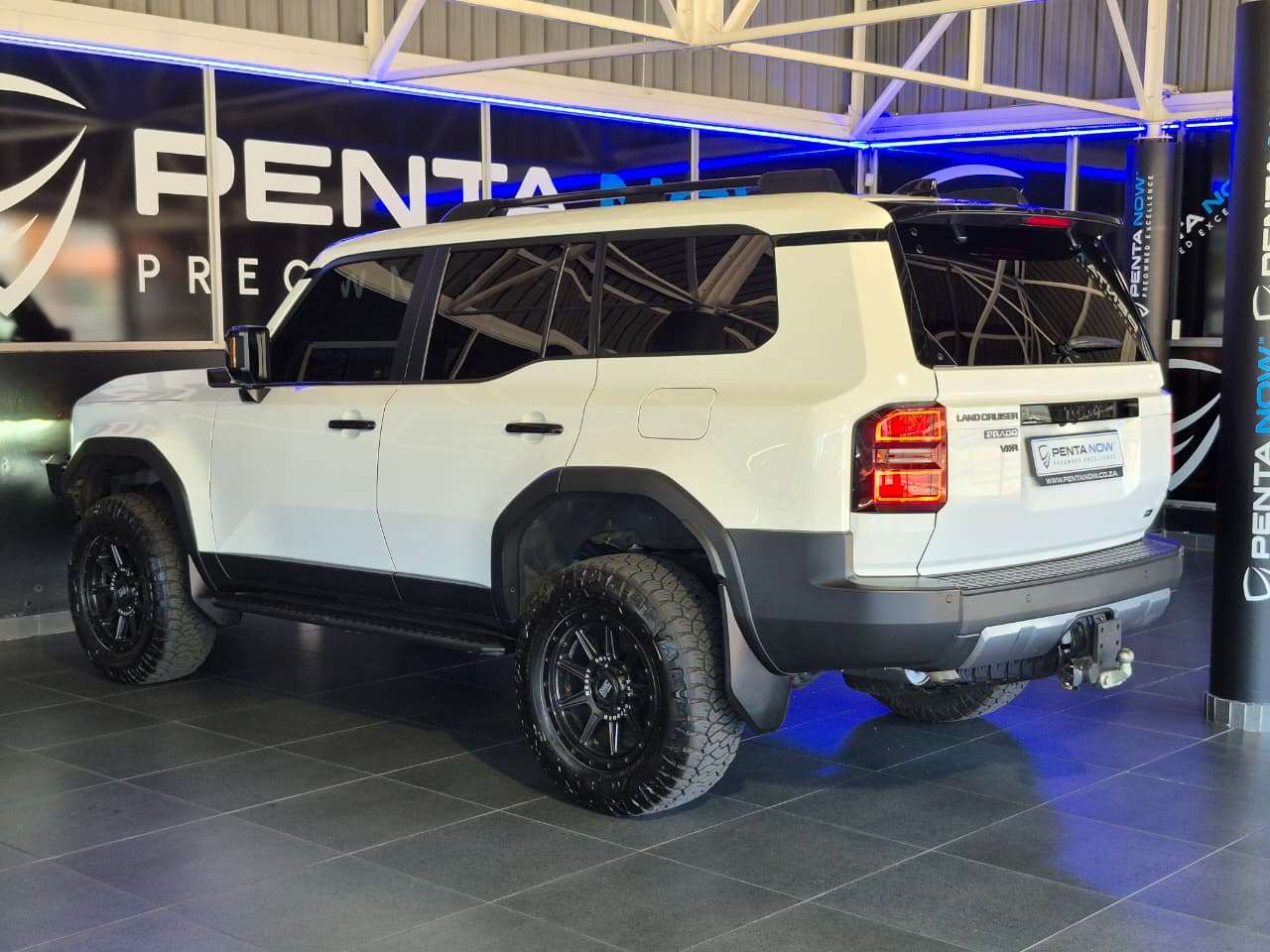 2024 Toyota Prado, image 4 of 16