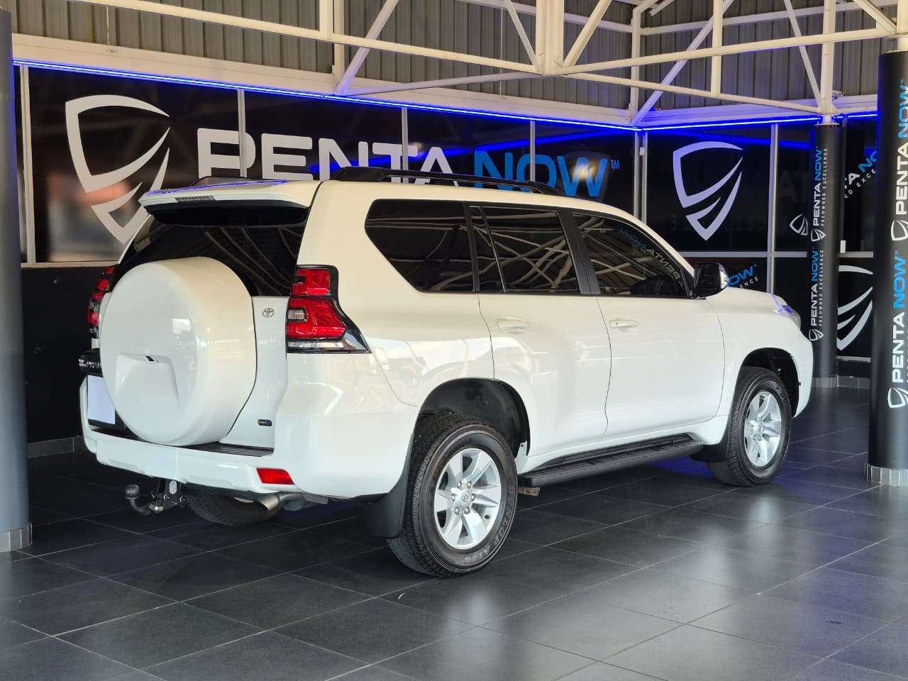 2022 Toyota Prado, image 5 of 16