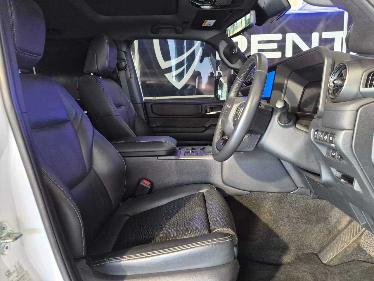2024 Toyota Prado, image 11 of 16