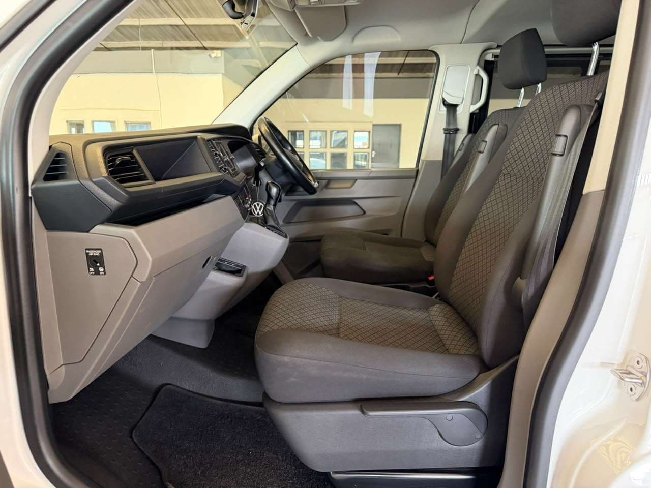 2022 Volkswagen T6.1 Kombi, image 12 of 16