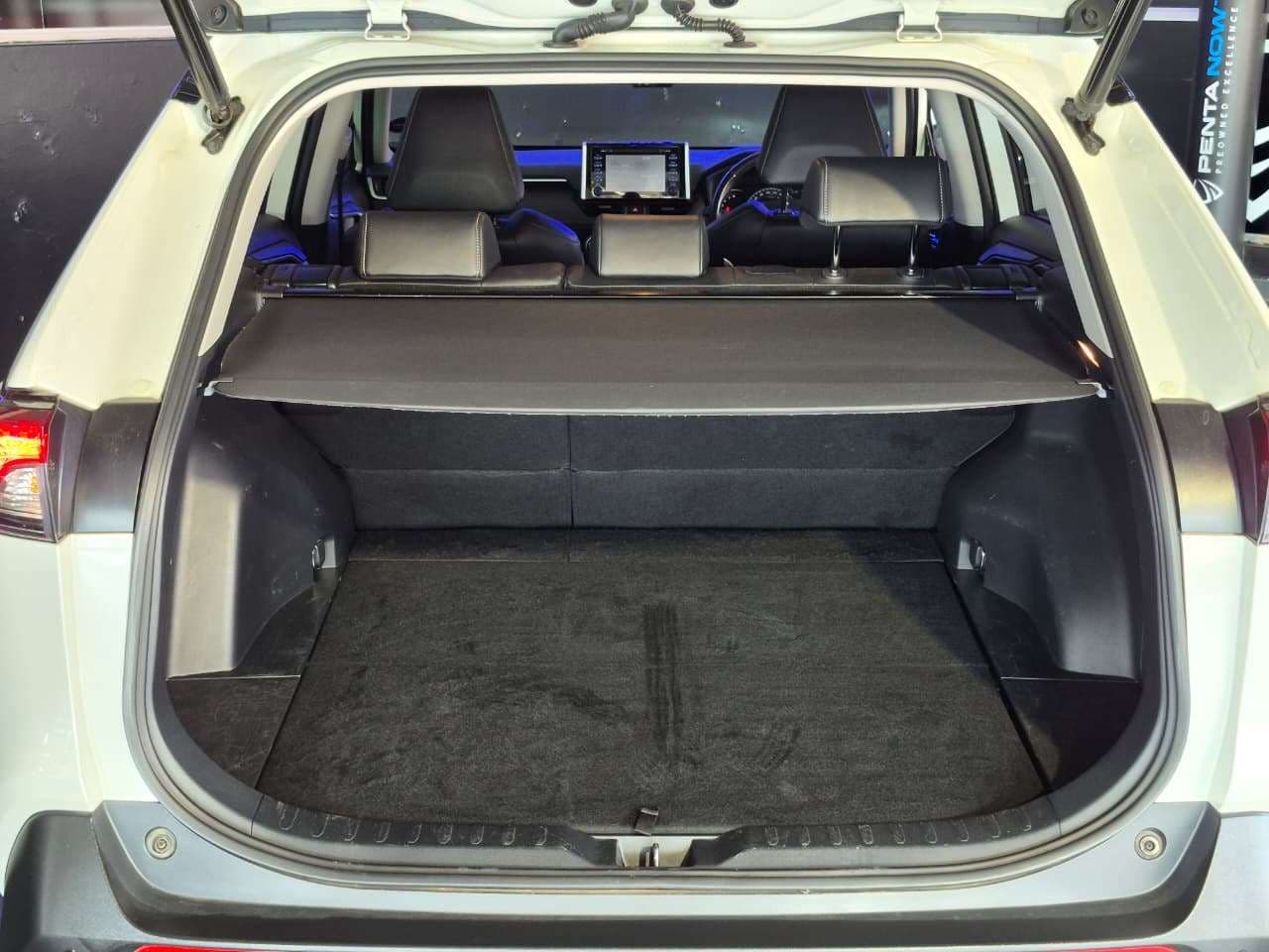 2020 Toyota Rav4, image 15 of 16