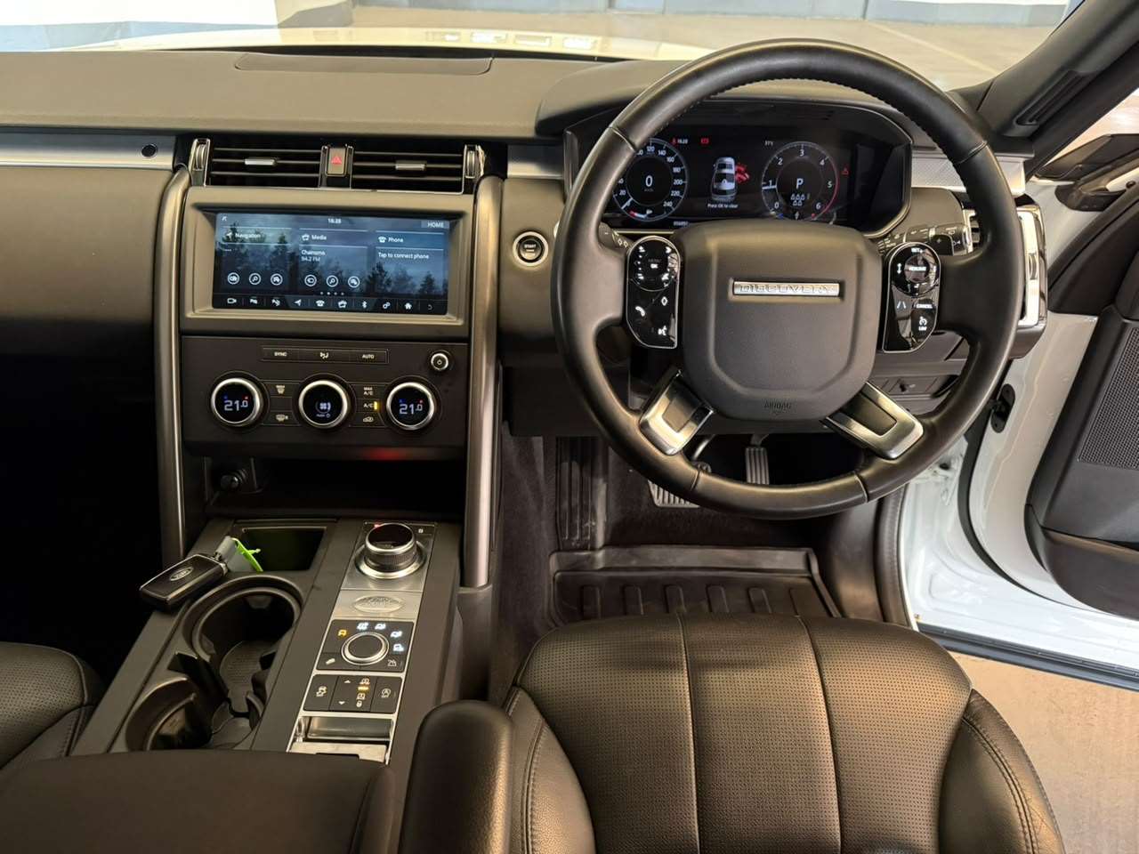 2021 Land Rover Discovery, image 14 of 16