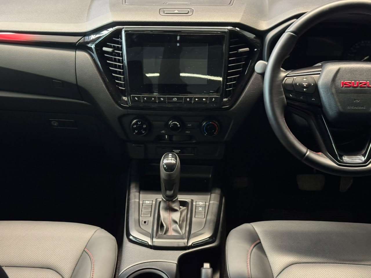 2025 Isuzu D-max 1.9 Ddi Hr X-rider A/t D/c, image 11 of 13