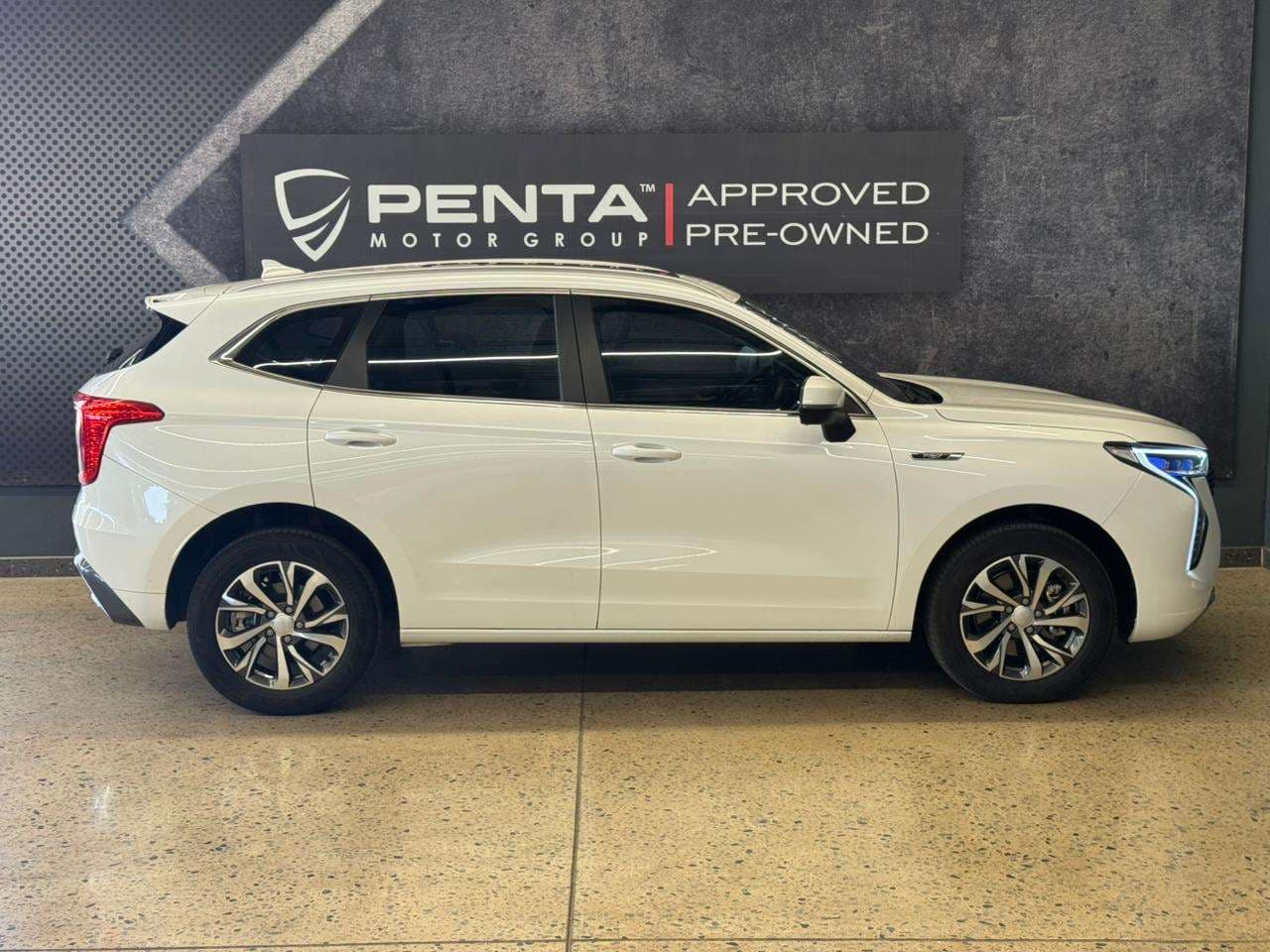 2024 Haval Jolion 1.5, image 2 of 12