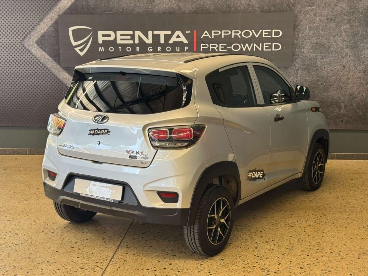 2022 Mahindra Kuv 100, image 3 of 11