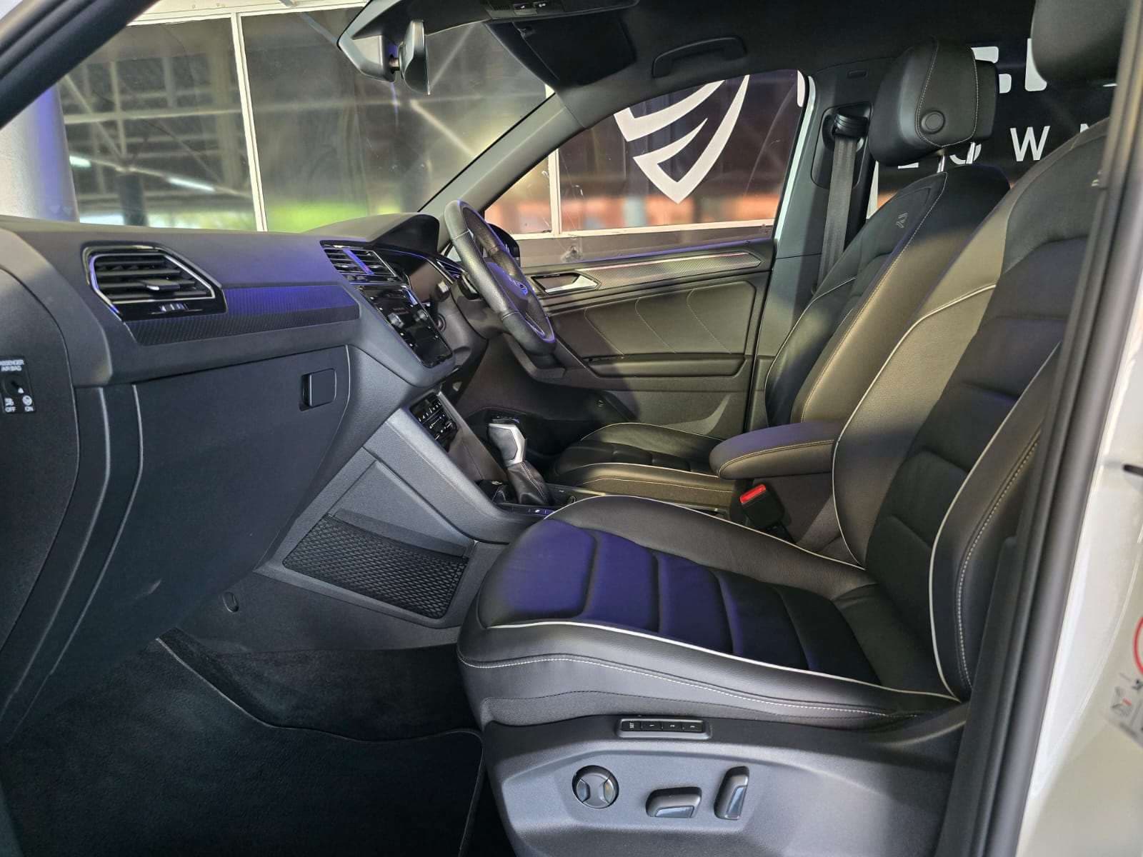 2023 Volkswagen Tiguan, image 13 of 16