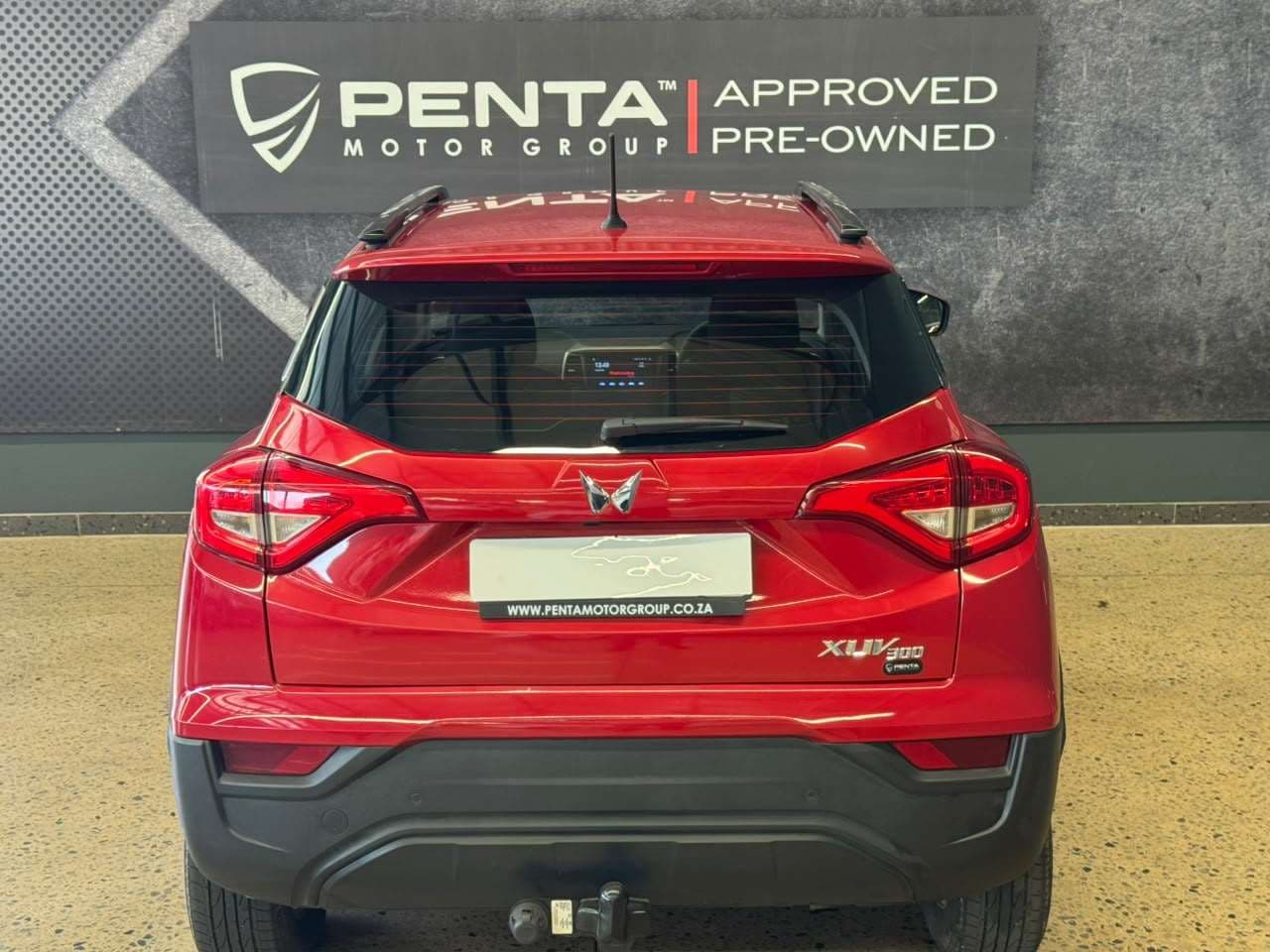 2024 Mahindra Xuv300, image 4 of 15