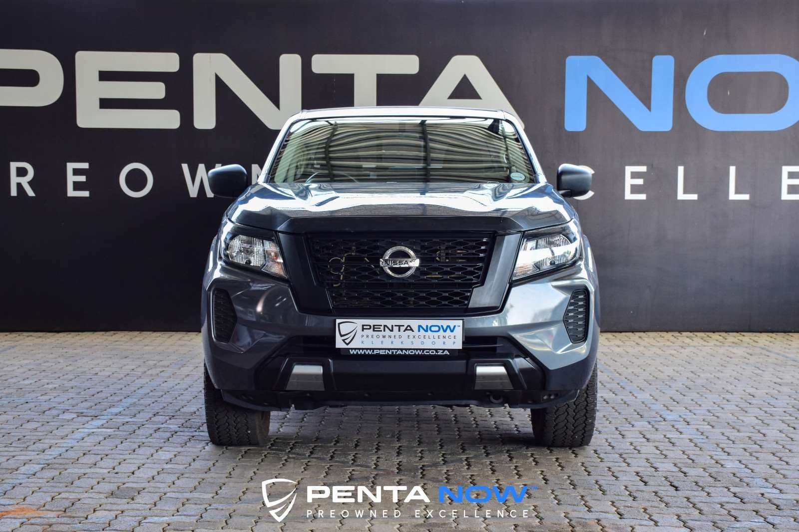 2021 Nissan Navara, image 2 of 16
