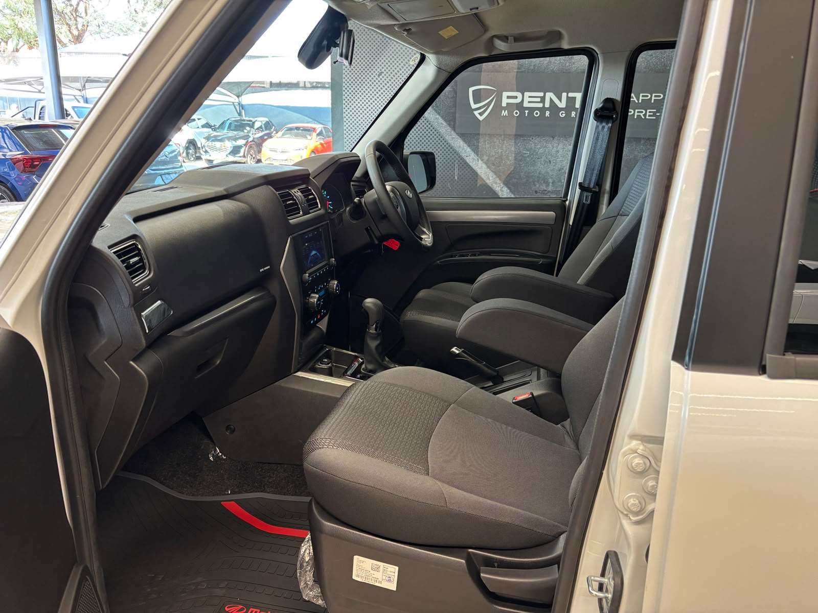2026 Mahindra Pik Up, image 11 of 16