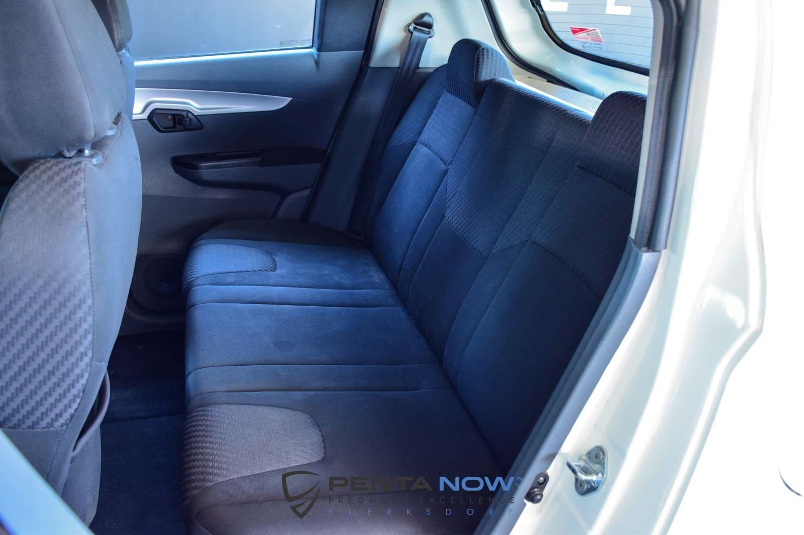 Mahindra Kuv 100, image 15 of 16