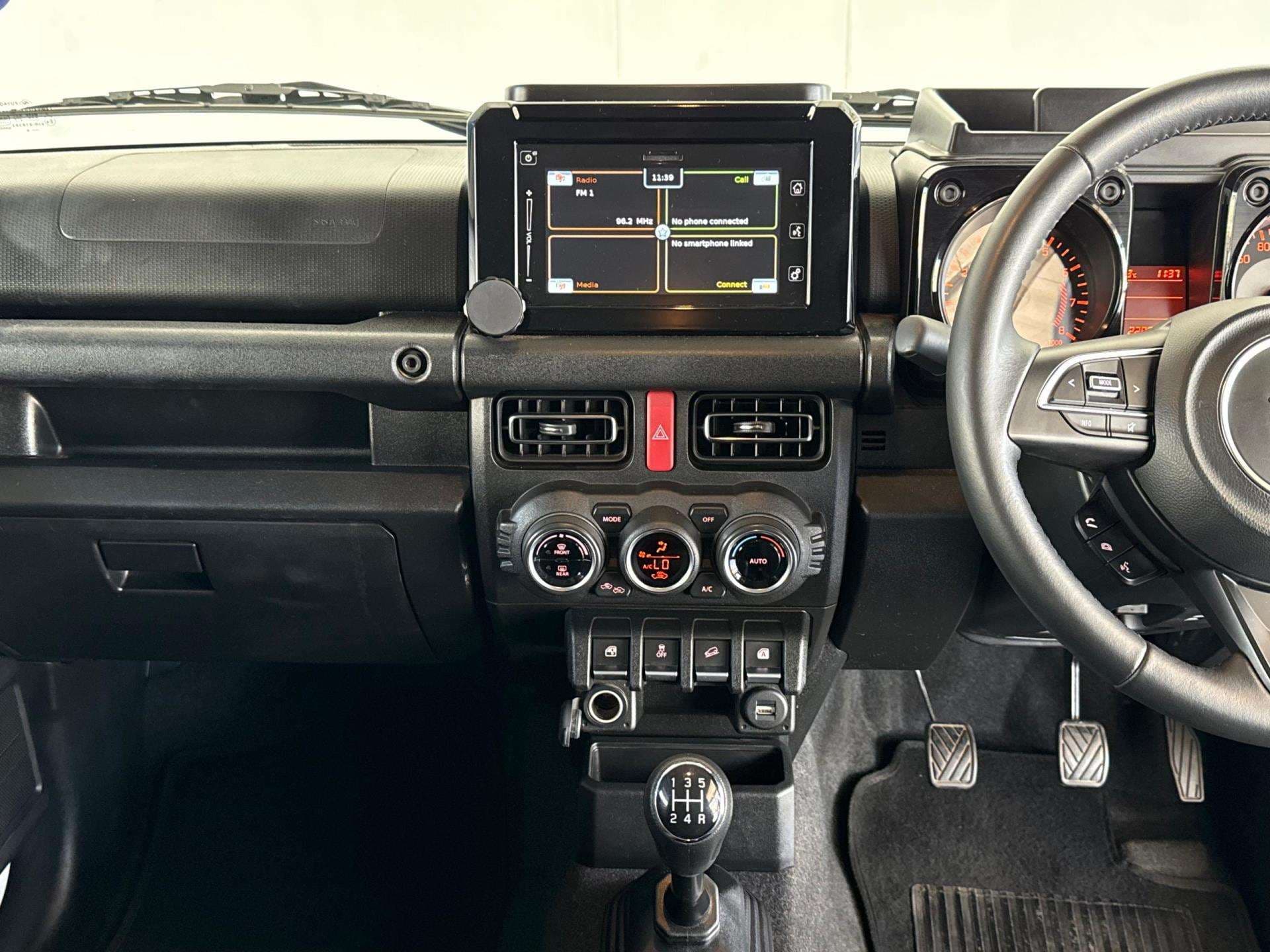 2025 Suzuki Jimny, image 14 of 16