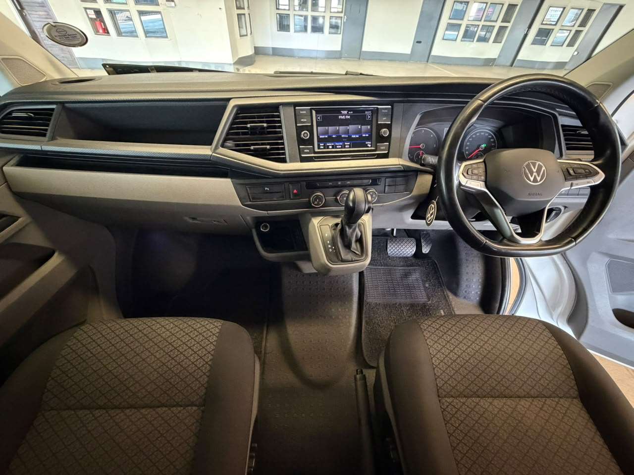 2022 Volkswagen T6.1 Kombi, image 14 of 16