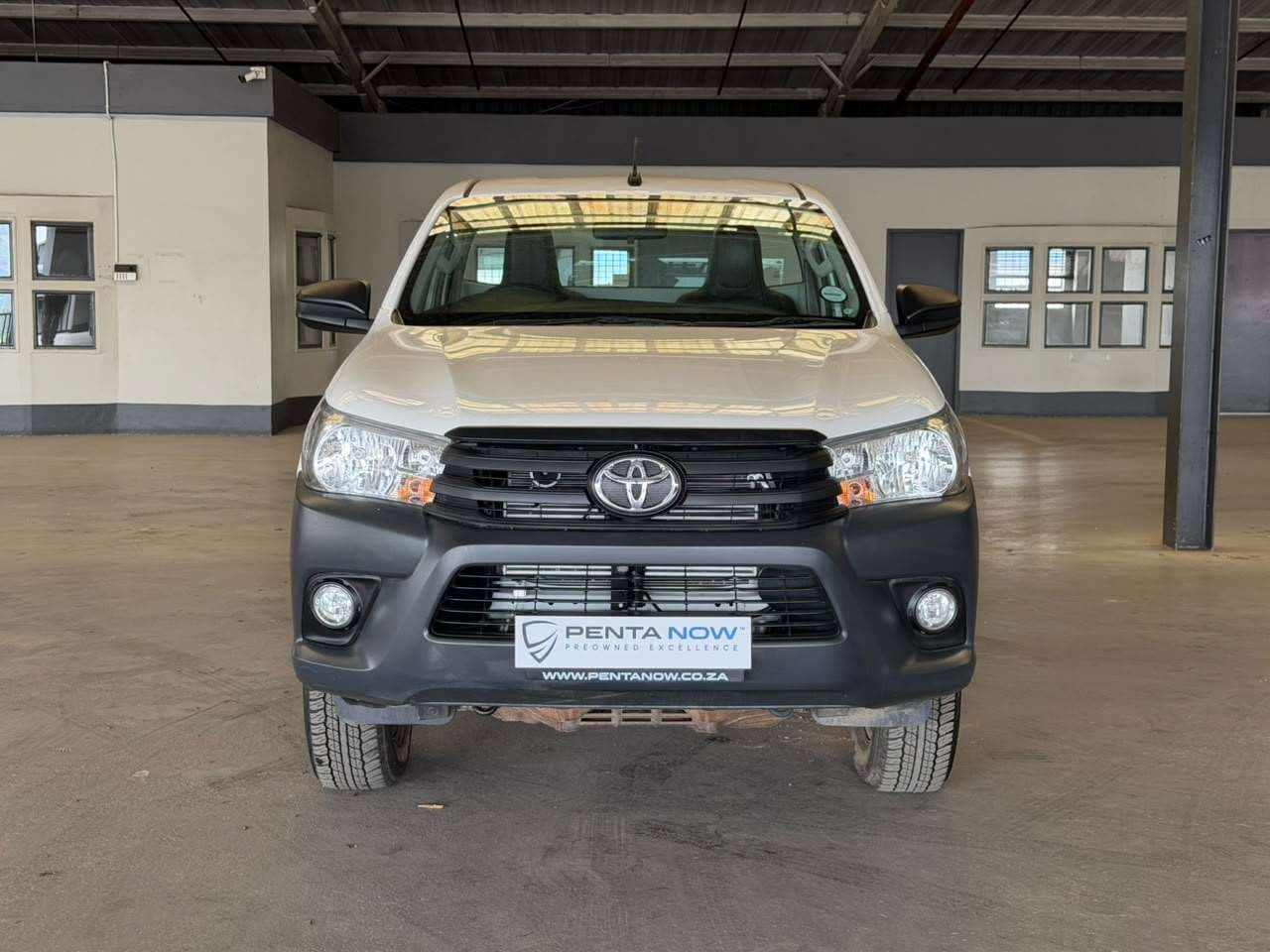 2023 Toyota Hilux, image 8 of 16