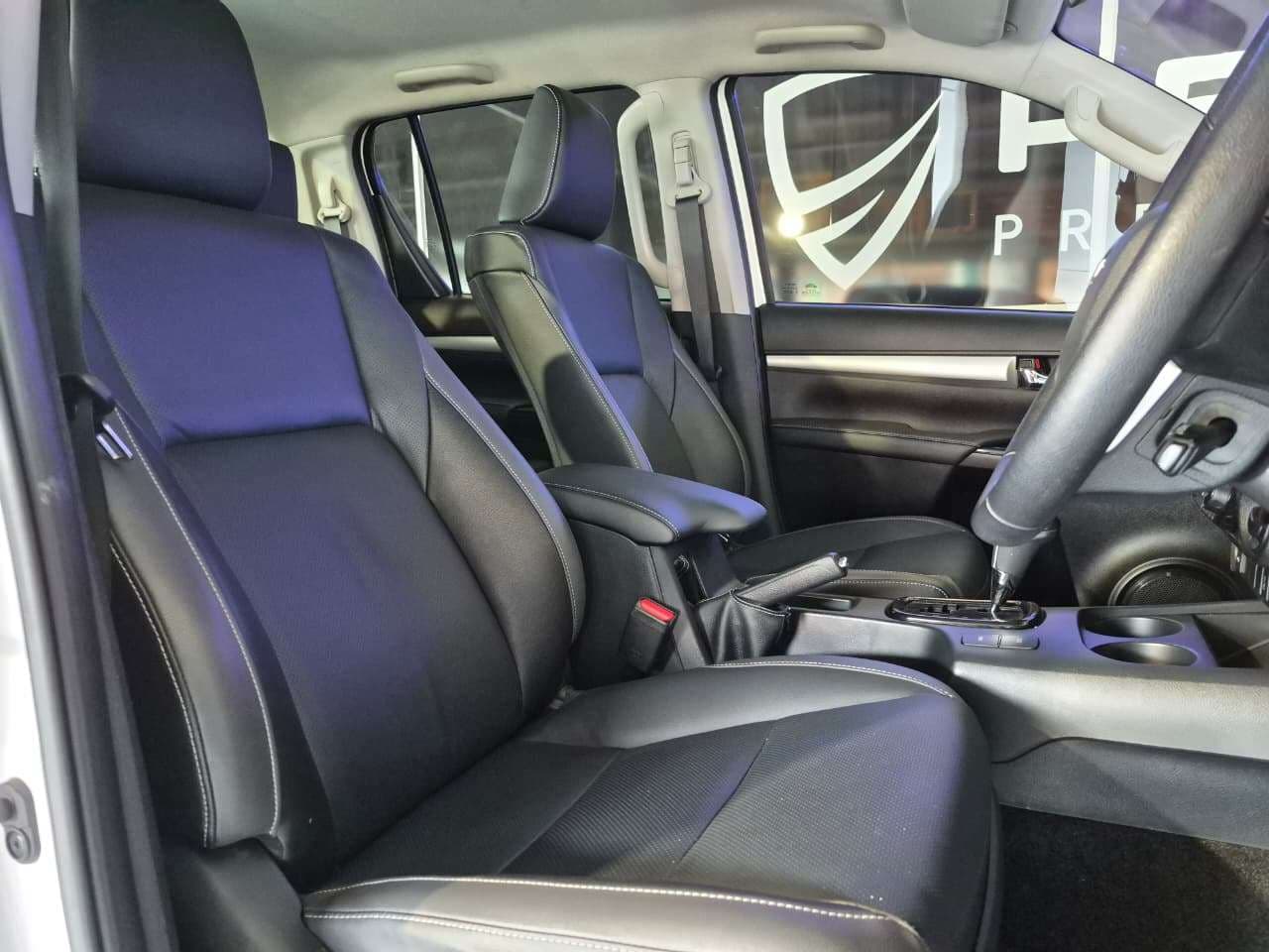 2025 Toyota Hilux, image 13 of 16