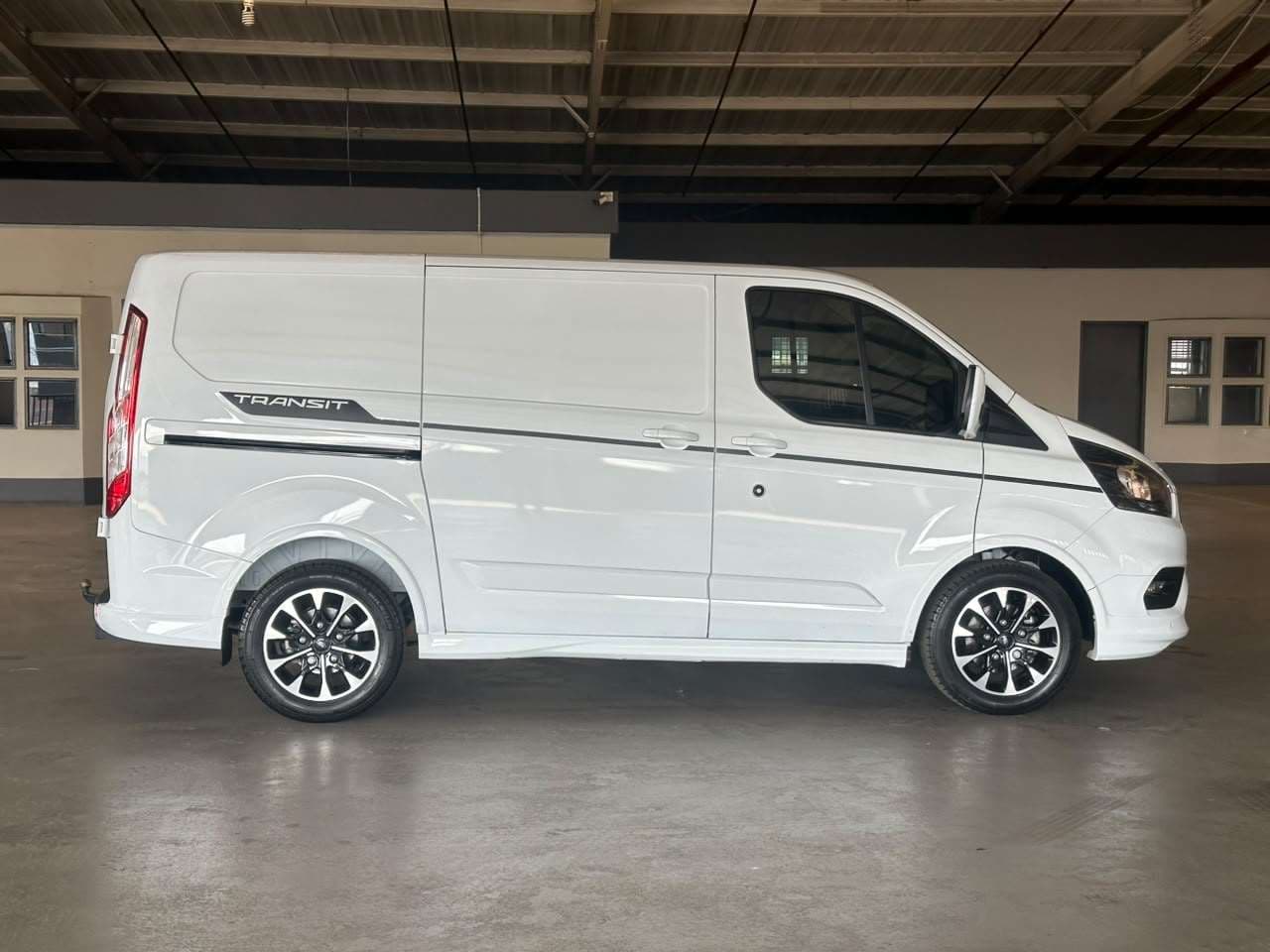 2022 Ford Transit, image 6 of 16