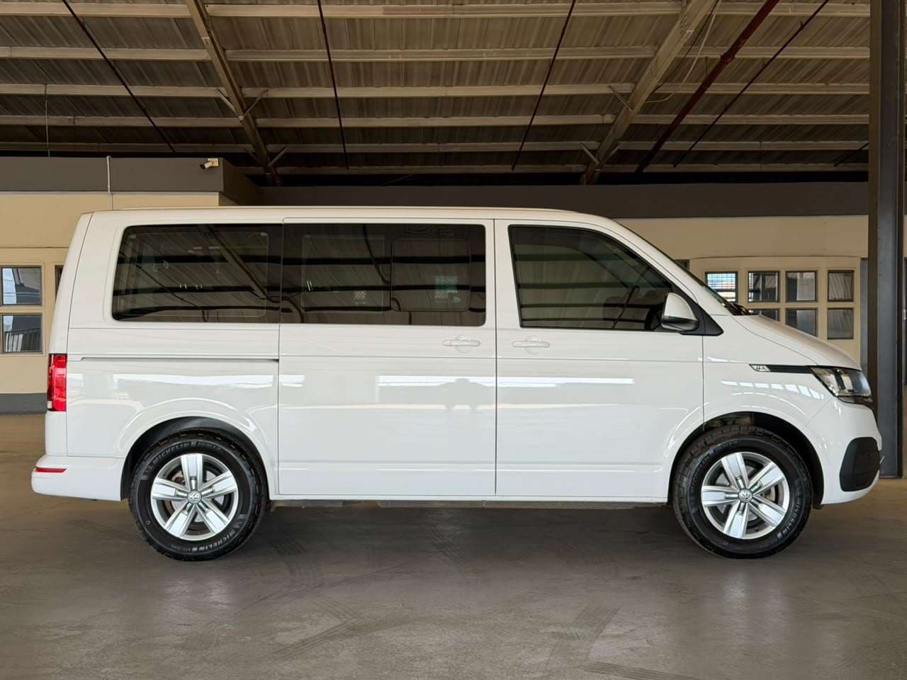 2022 Volkswagen T6.1 Kombi, image 6 of 16