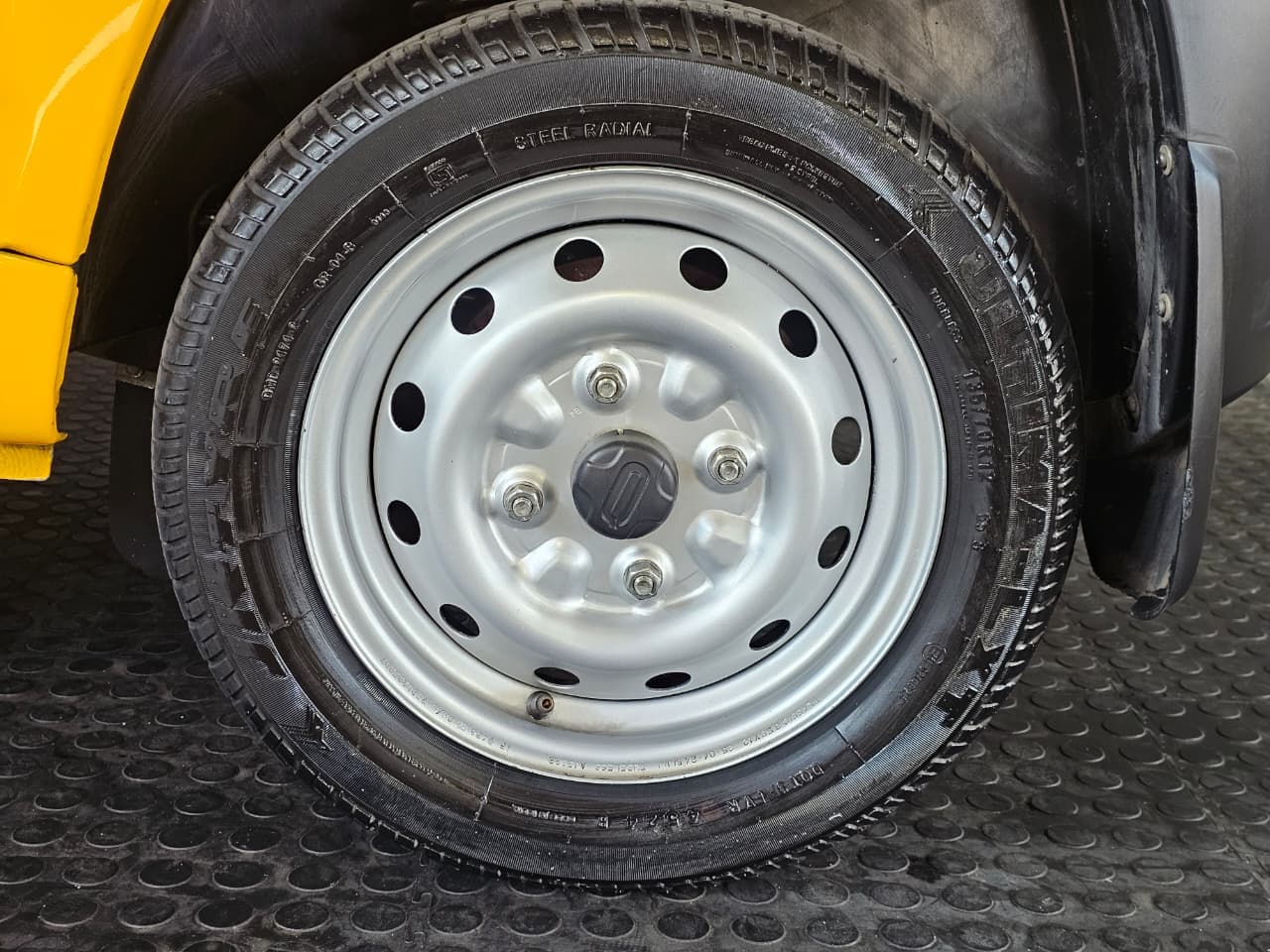 2025 Bajaj Qute, image 7 of 15