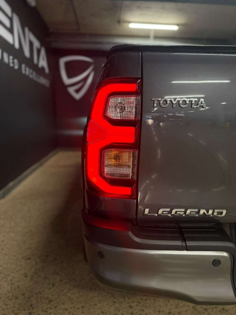 2023 Toyota Hilux, image 10 of 16