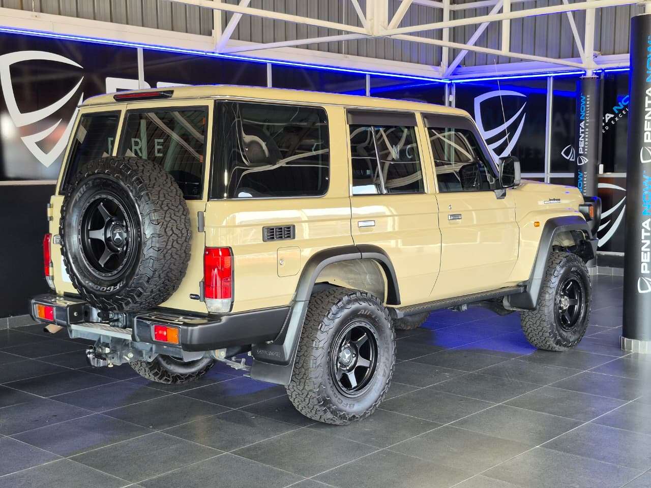 2025 Toyota Landcruiser, image 6 of 16