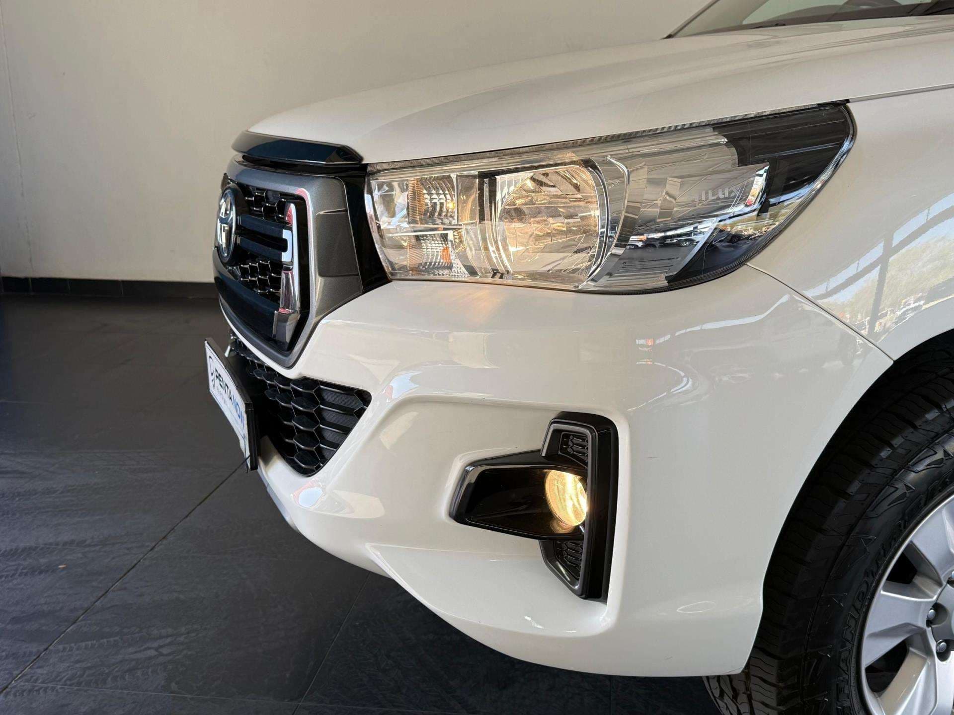 2019 Toyota Hilux, image 10 of 16