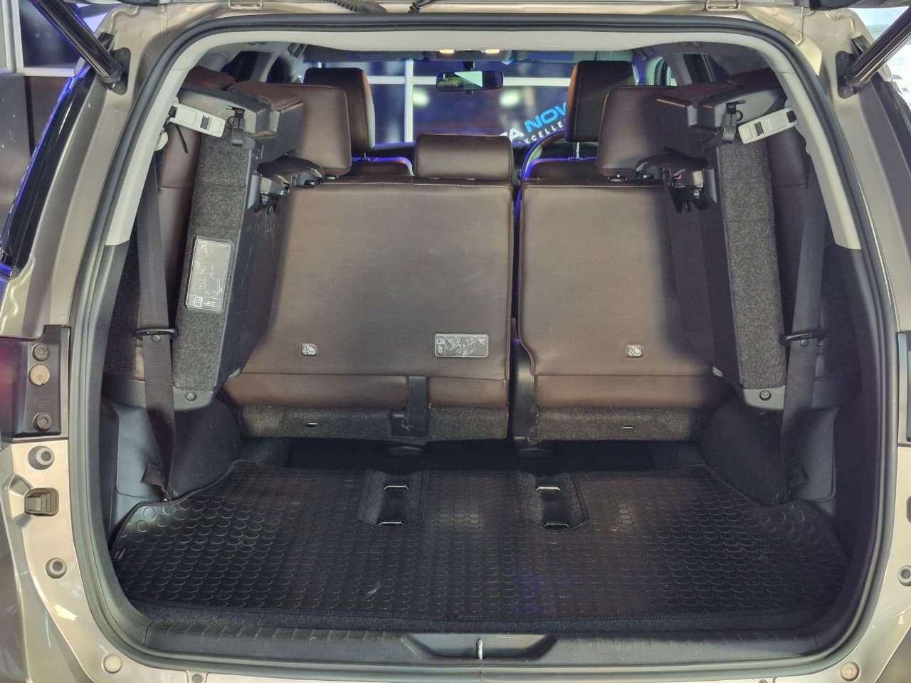 2020 Toyota Fortuner, image 16 of 16