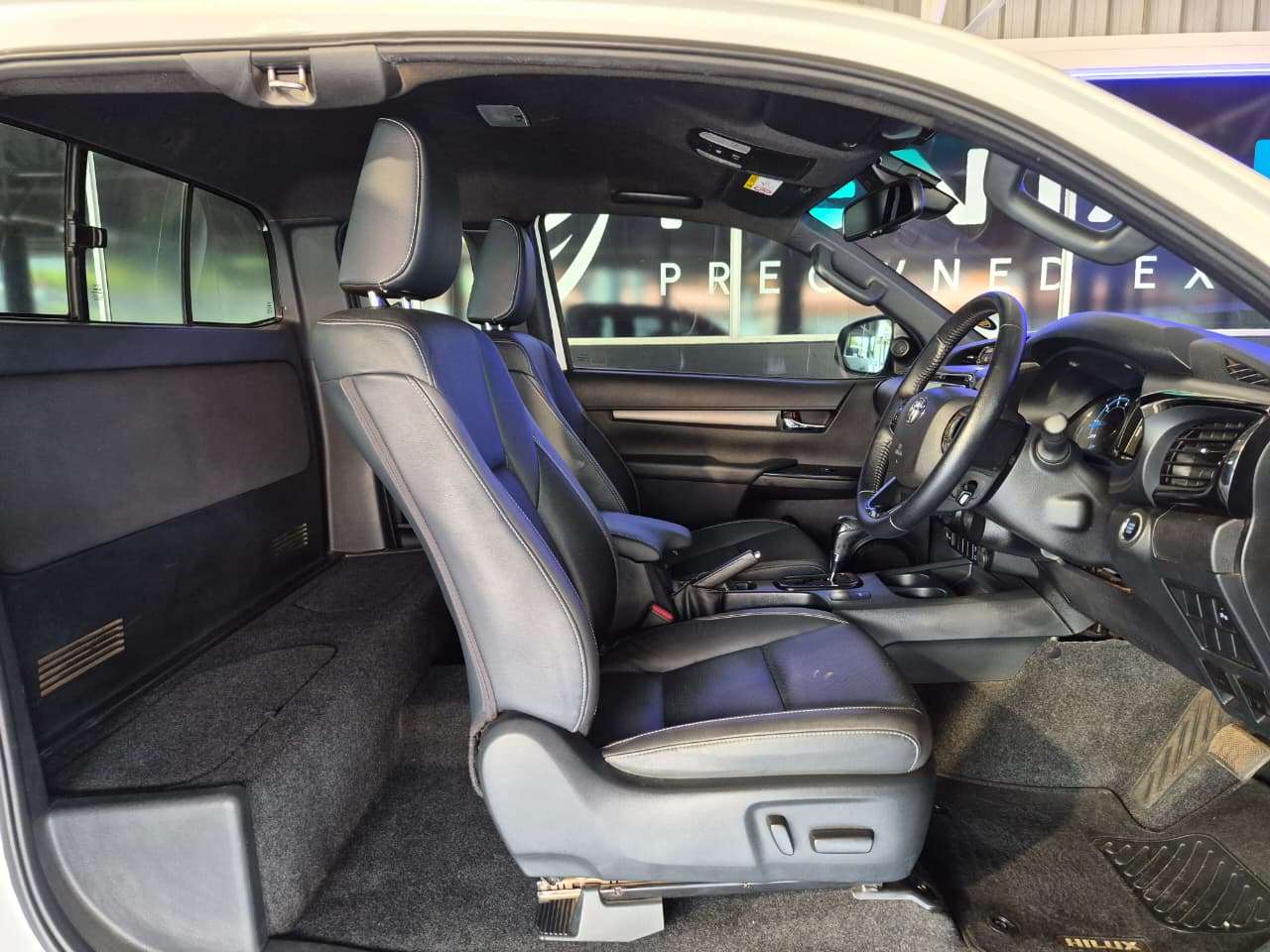 2025 Toyota Hilux, image 14 of 16