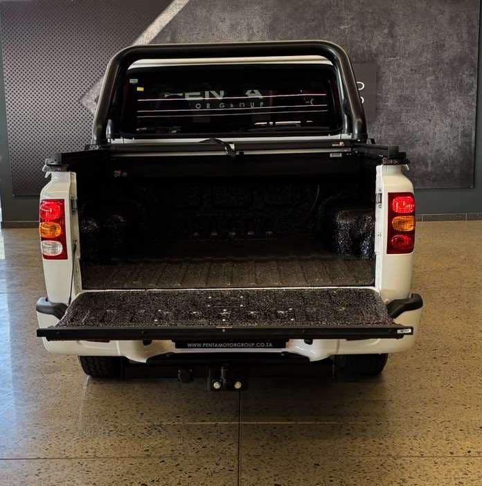 2026 Mahindra Pik Up, image 6 of 16