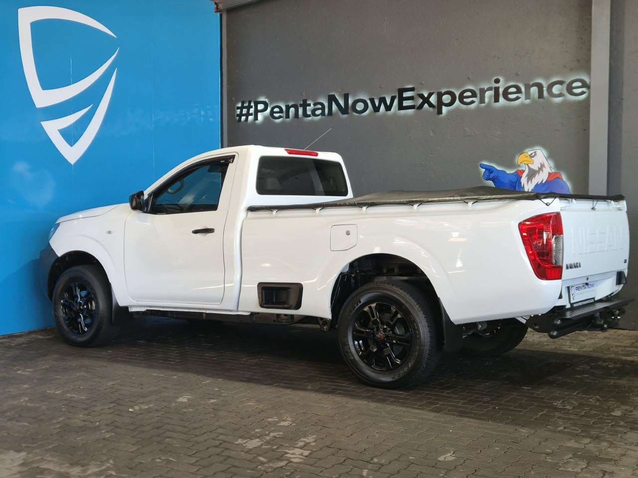 2025 Nissan Navara, image 4 of 16
