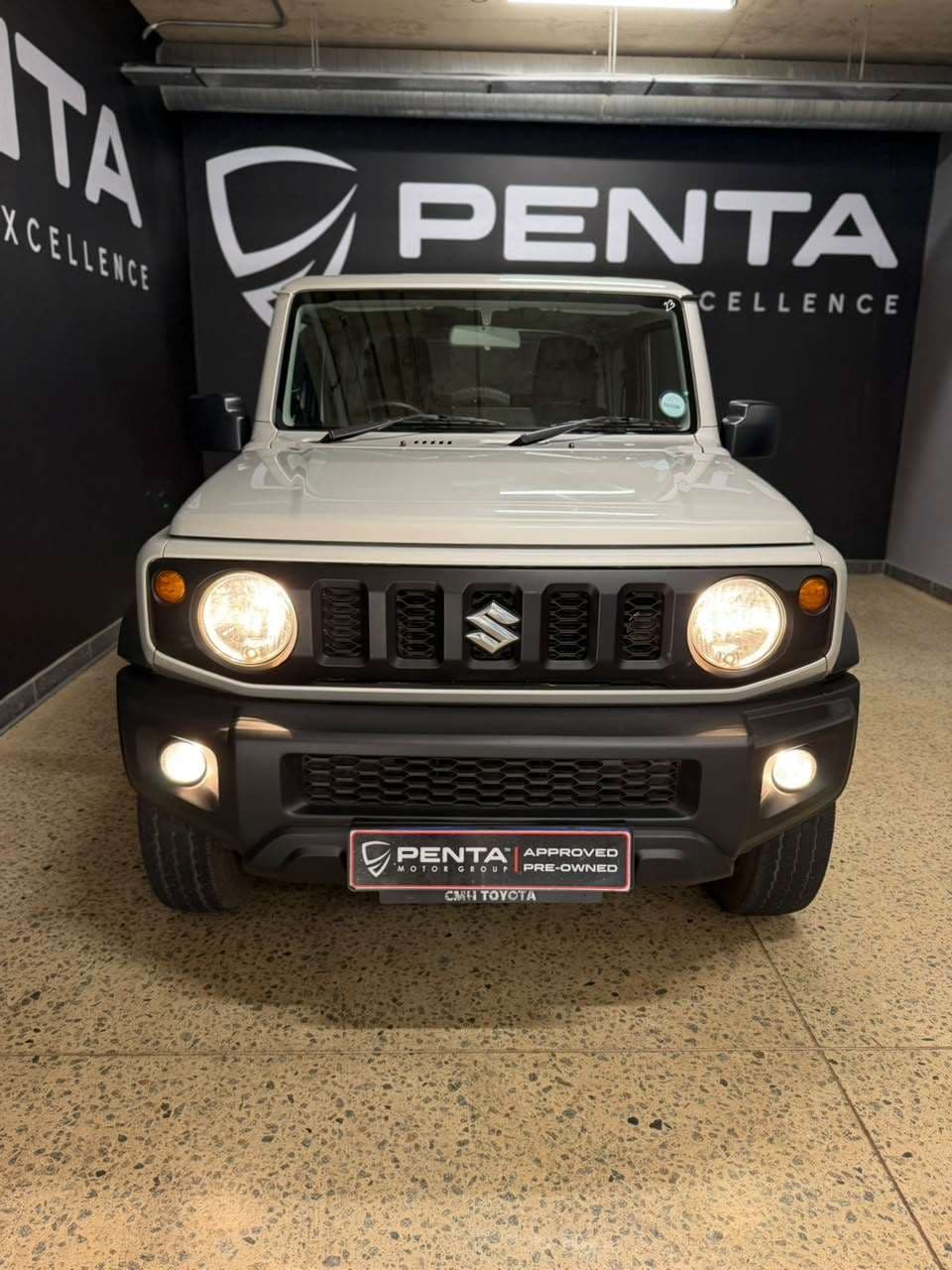 2022 Suzuki Jimny, image 2 of 16
