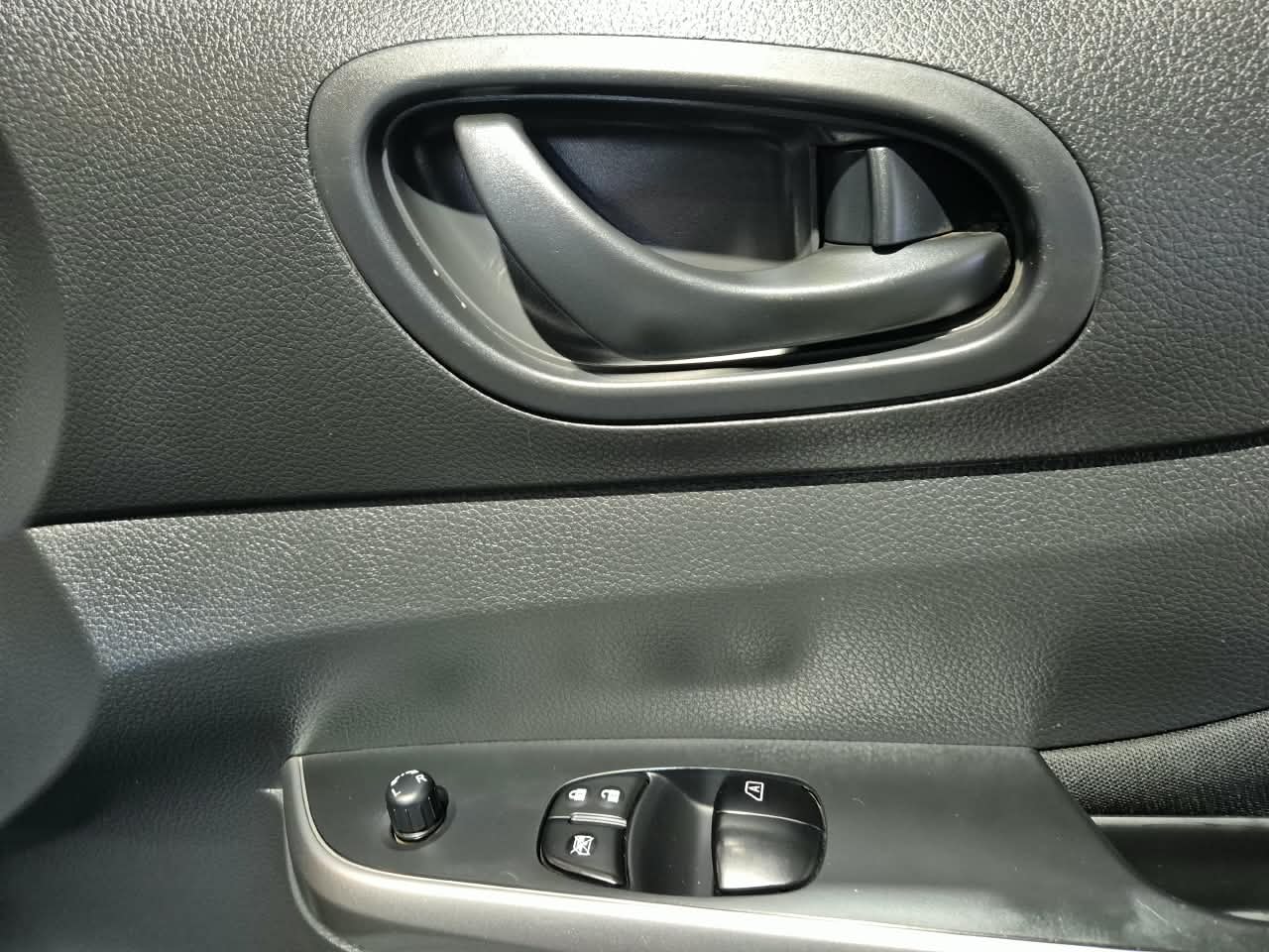 2025 Nissan Navara, image 15 of 16