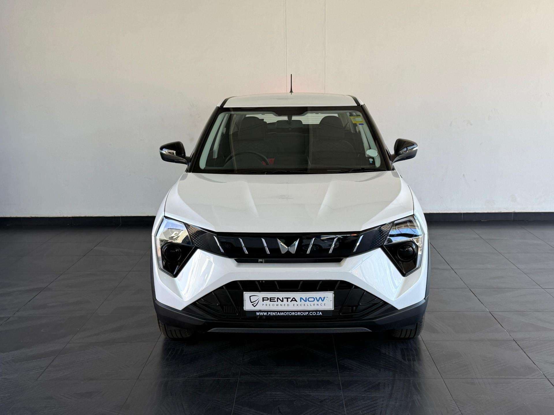 2026 Mahindra Xuv3x0, image 2 of 16