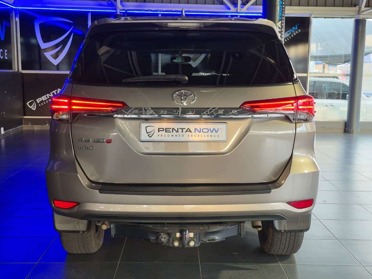 2020 Toyota Fortuner, image 5 of 16