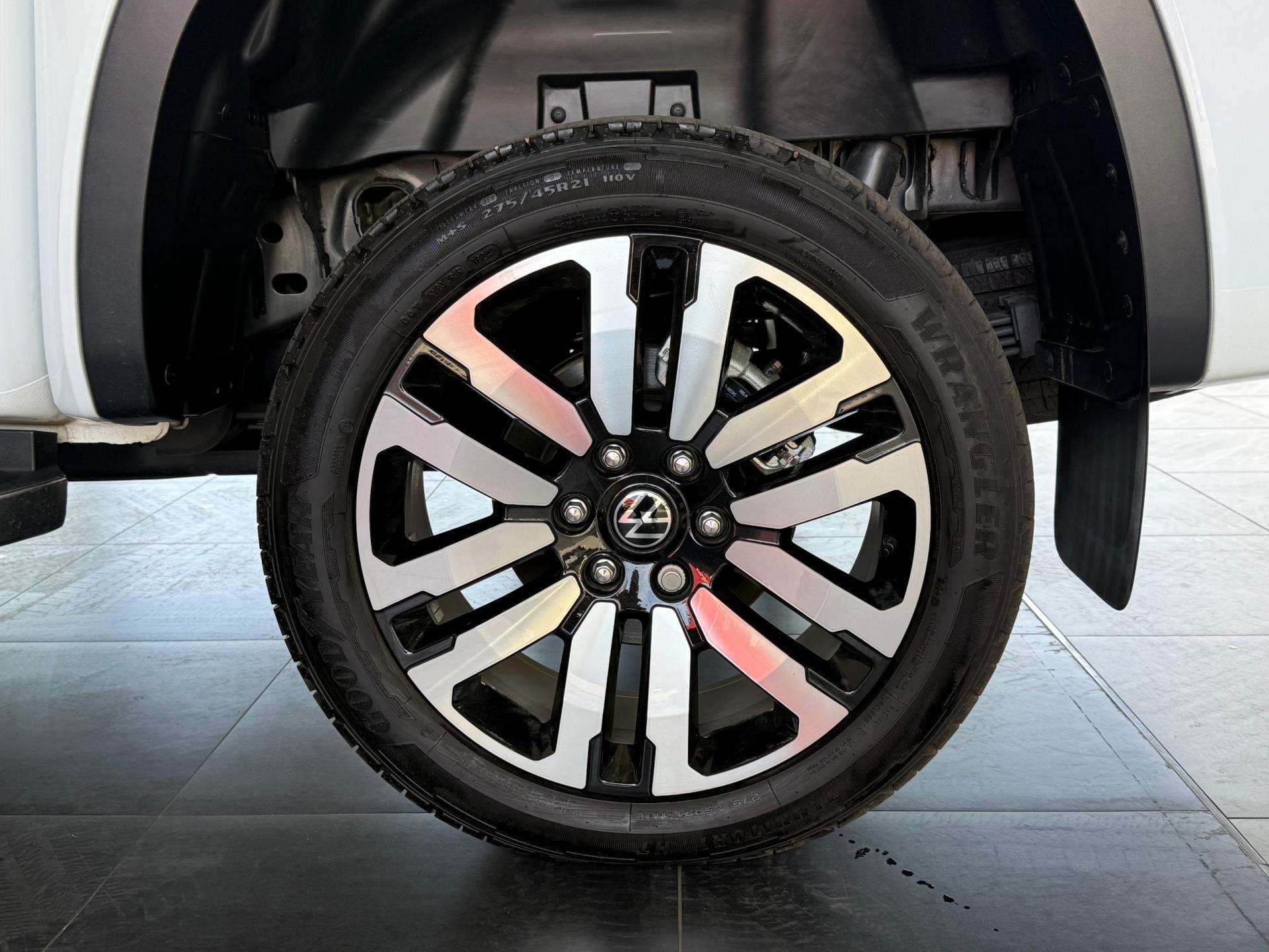 2025 Volkswagen Amarok, image 9 of 16