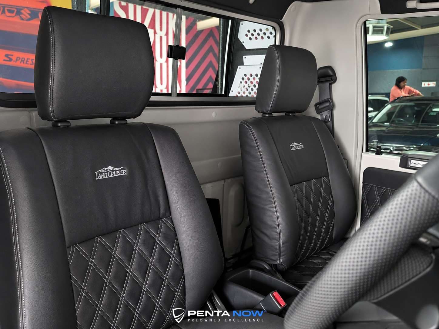 2026 Toyota Land Cruiser Pick Up, image 16 of 16