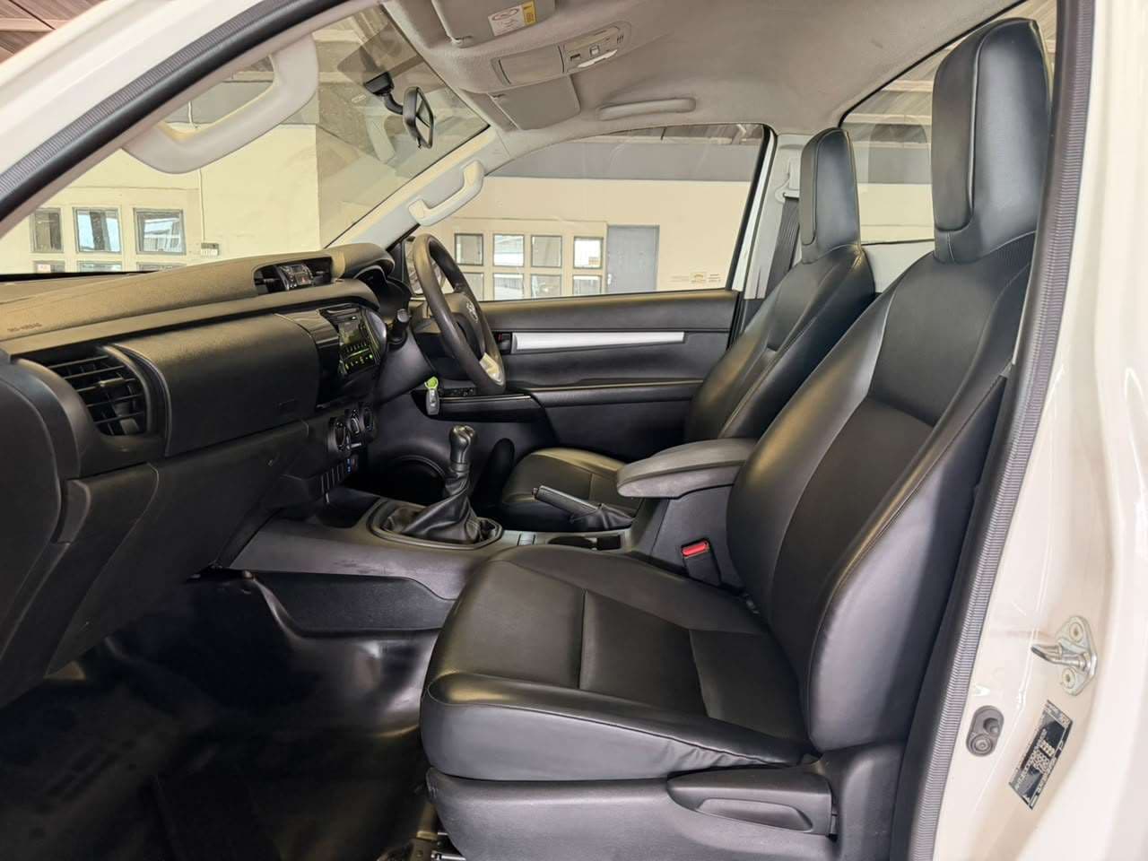2023 Toyota Hilux, image 11 of 16