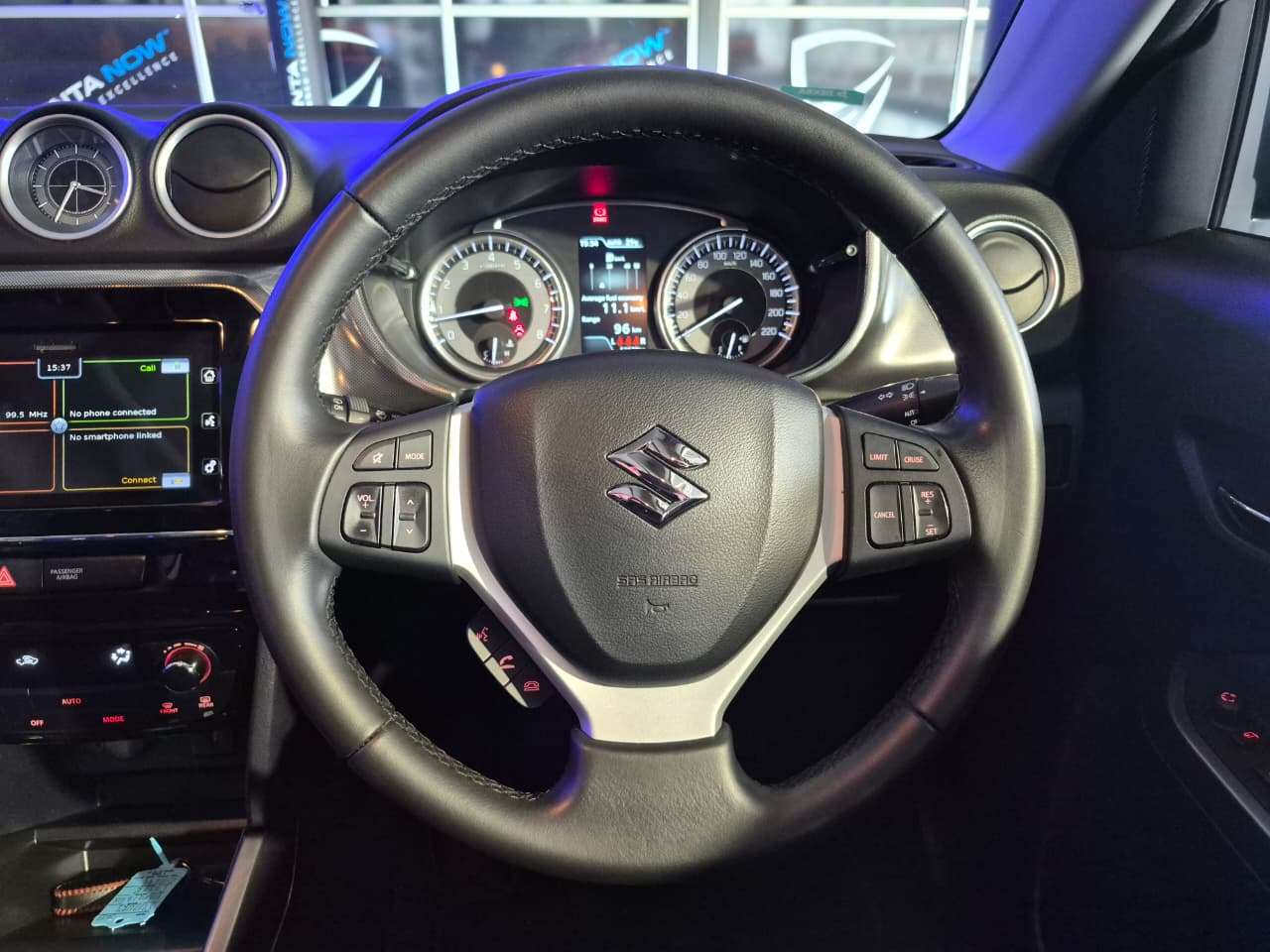 2024 Suzuki Vitara, image 8 of 16