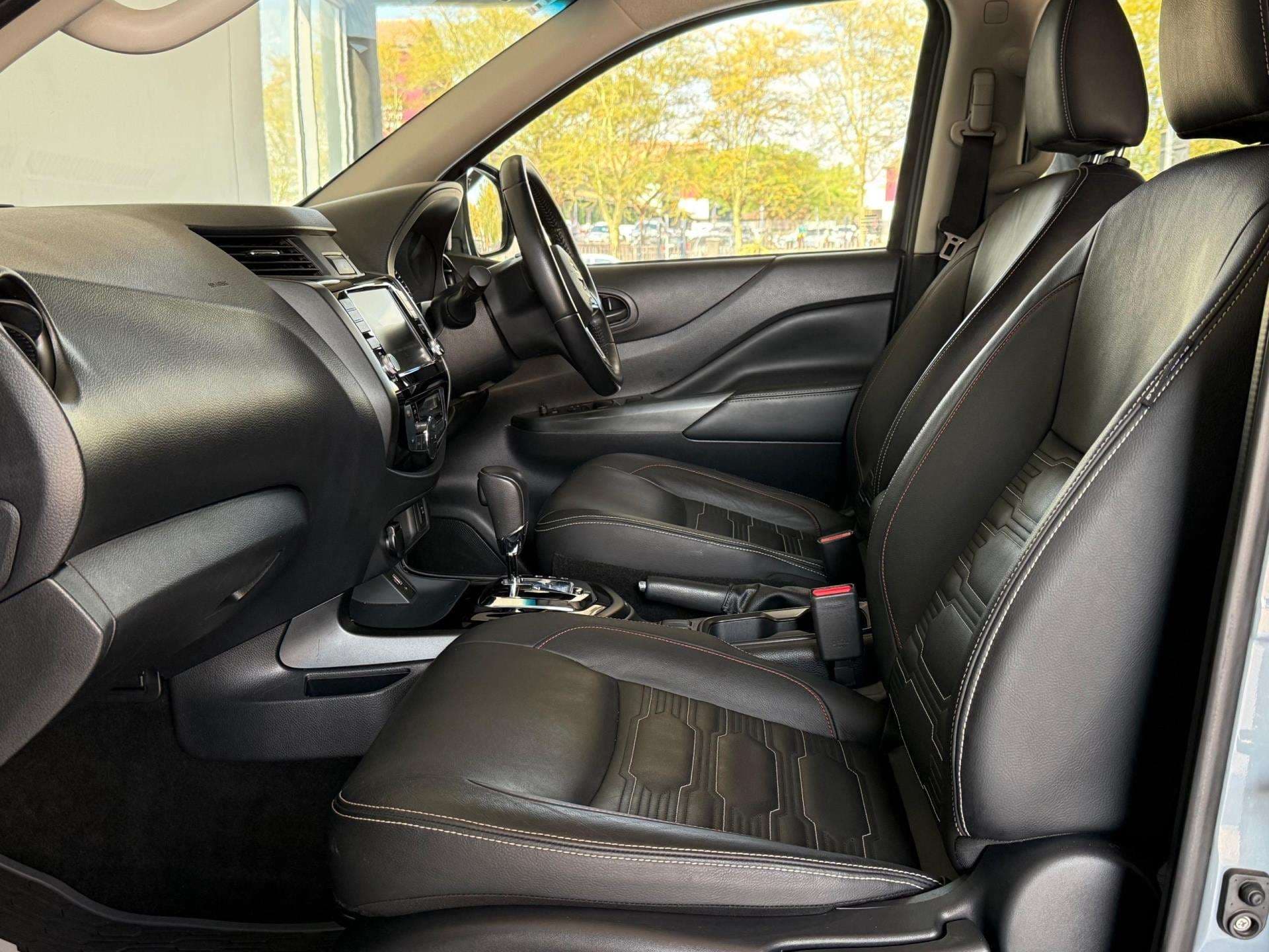 2023 Nissan Navara, image 15 of 16