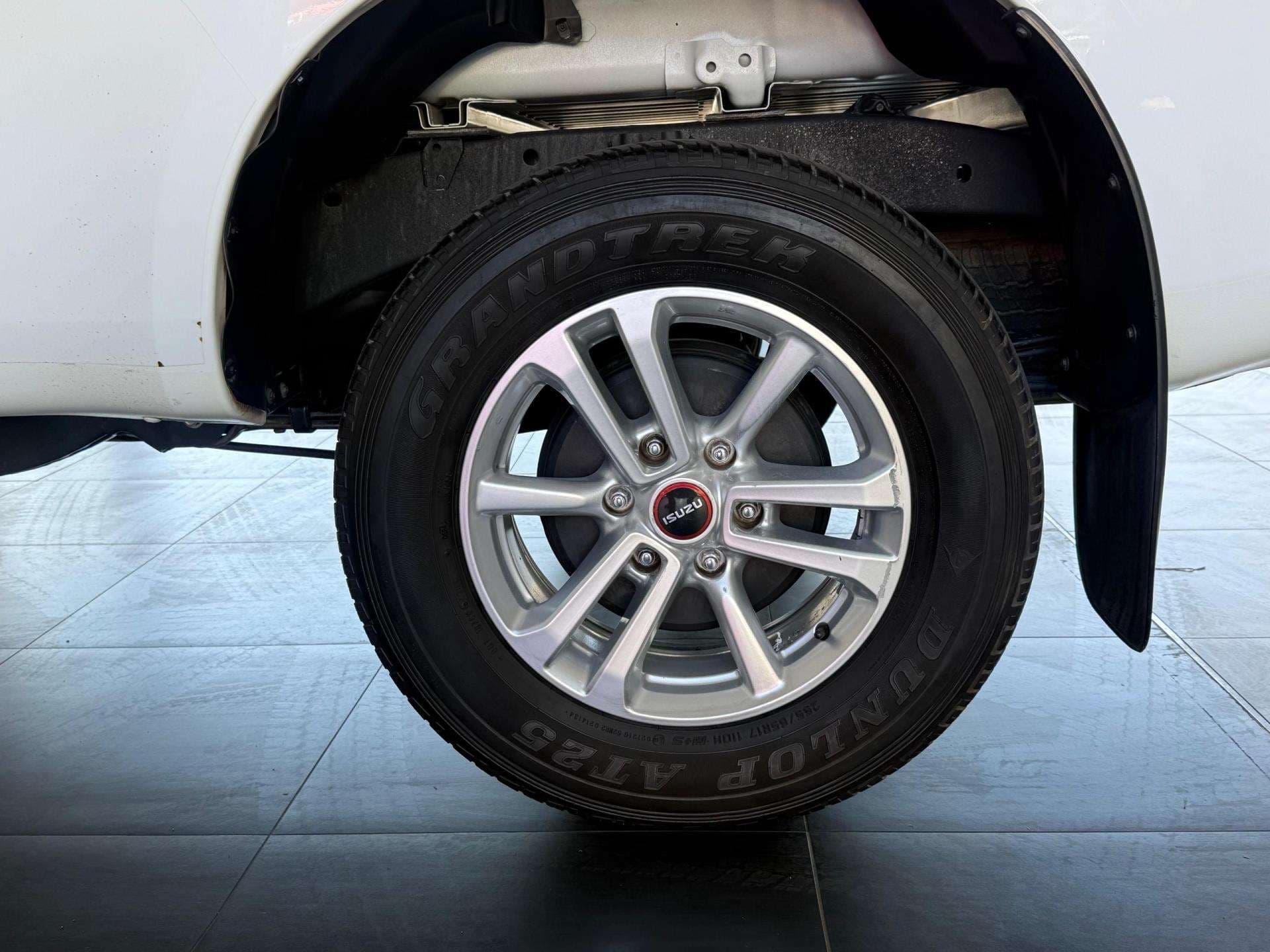 2023 Isuzu D-max, image 9 of 16