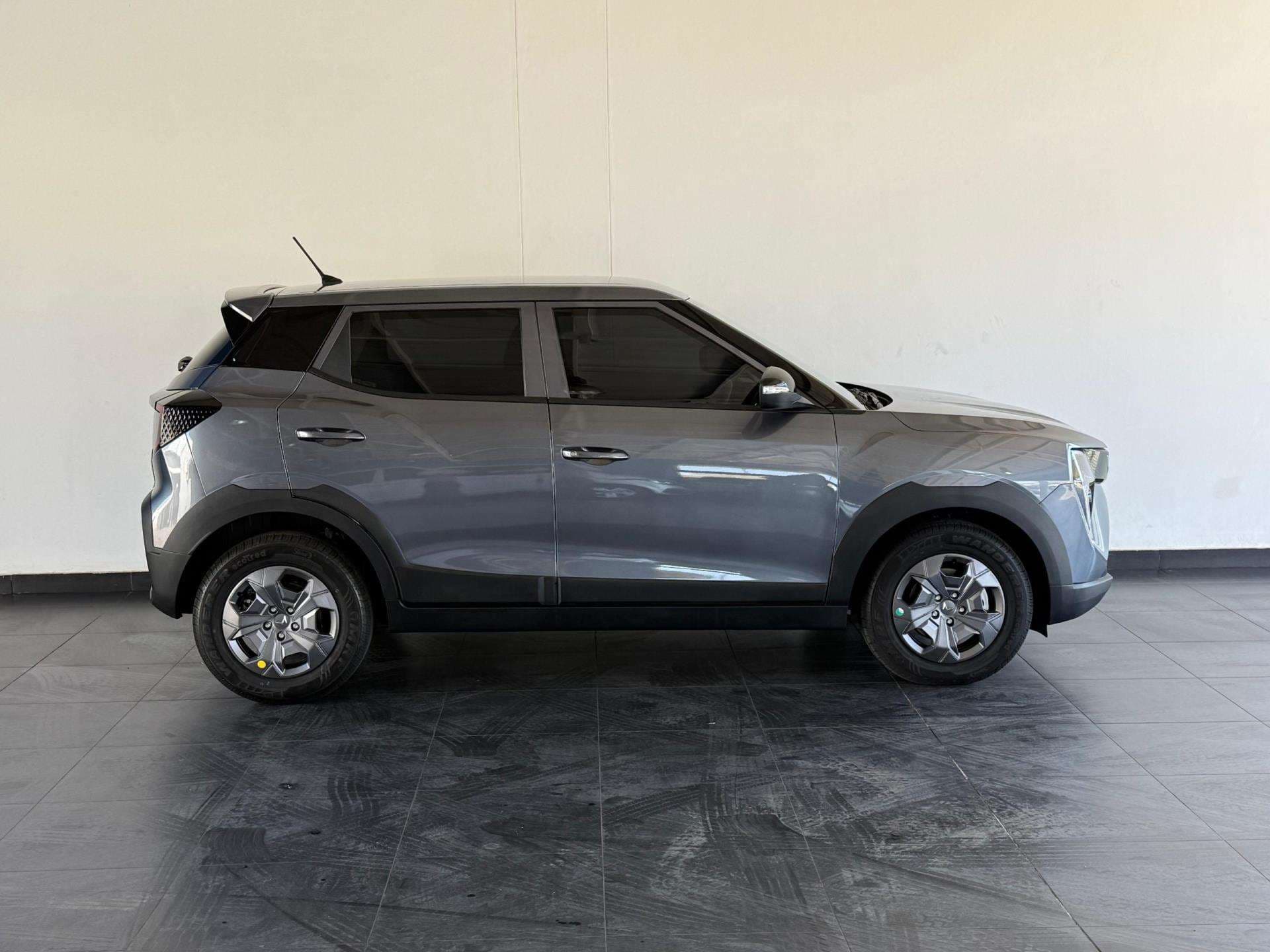 2026 Mahindra Xuv3x0, image 4 of 16